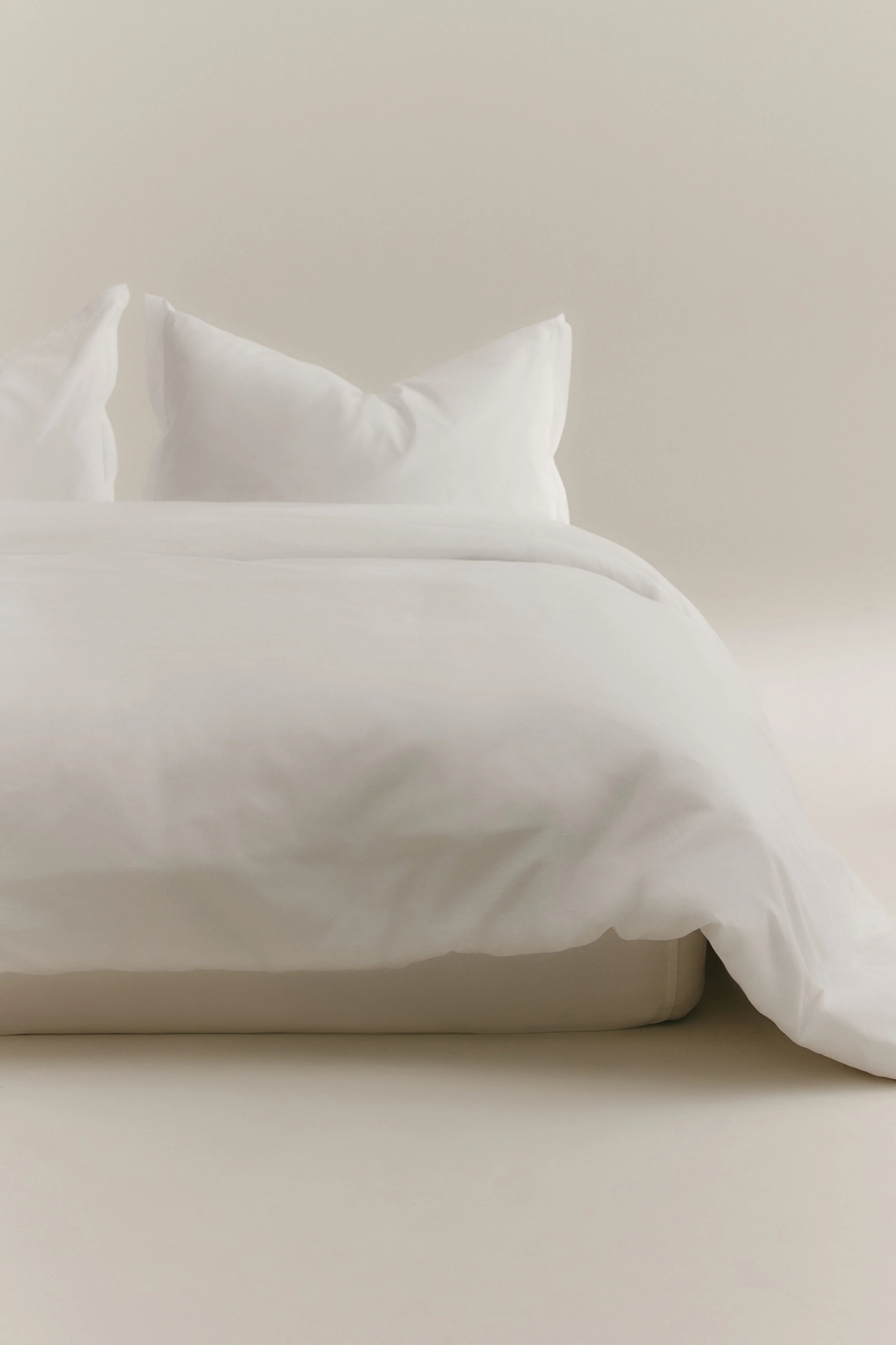 Duvet Cover and Sham Set in White - Image 4