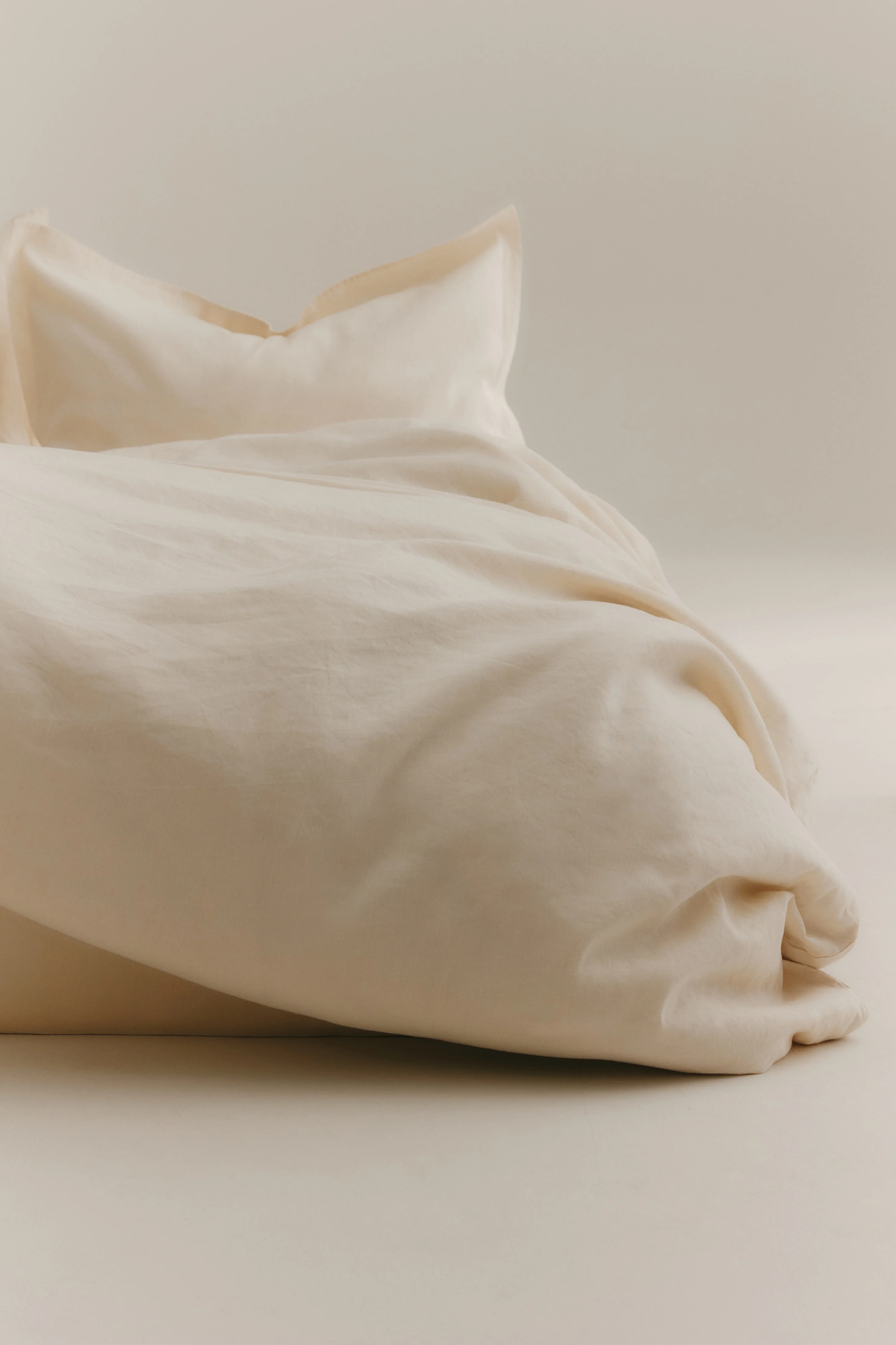 Linen Duvet Cover and Pillow Sham Set in Natural - Image 3