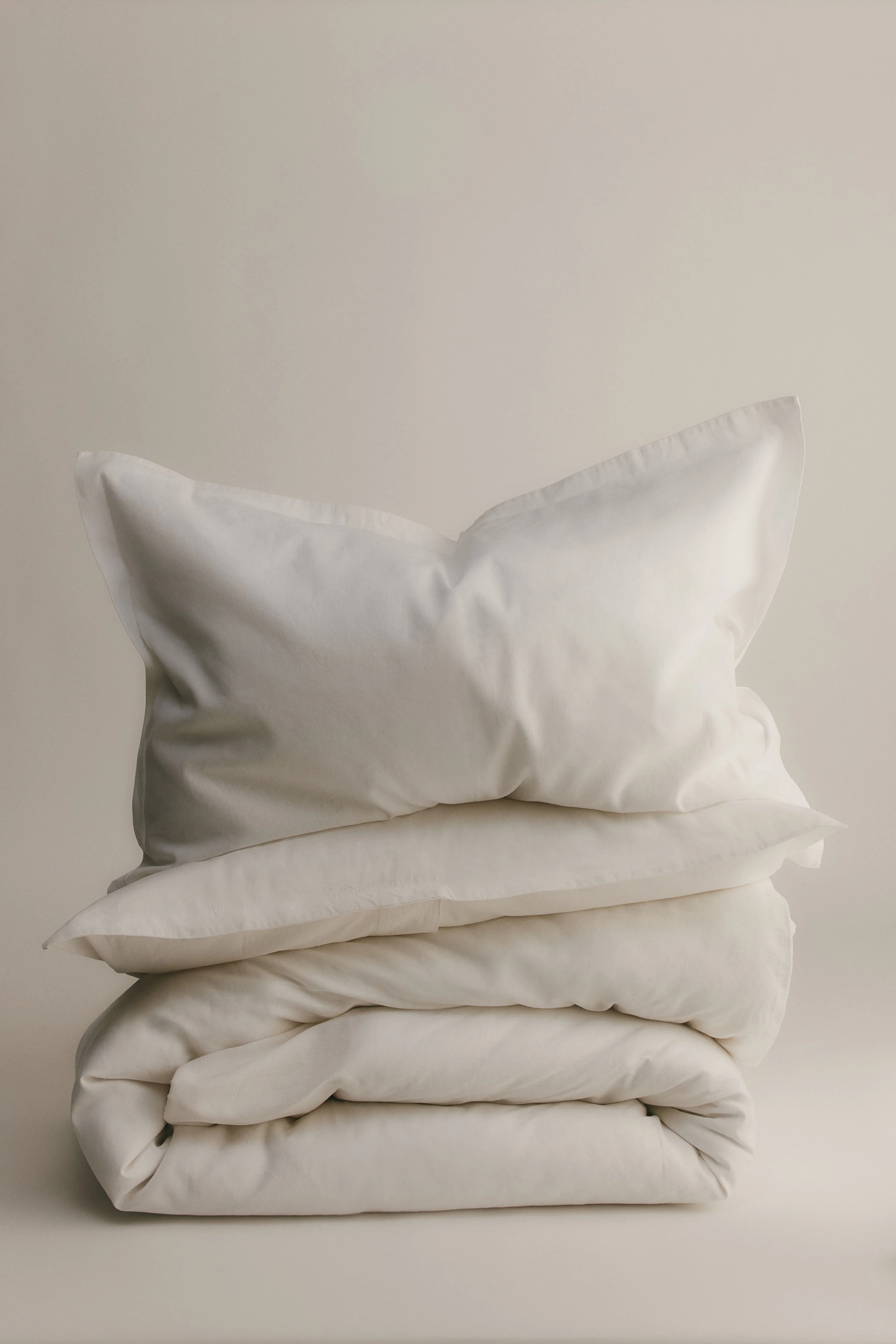 Linen Duvet Cover and Pillow Sham Set in White