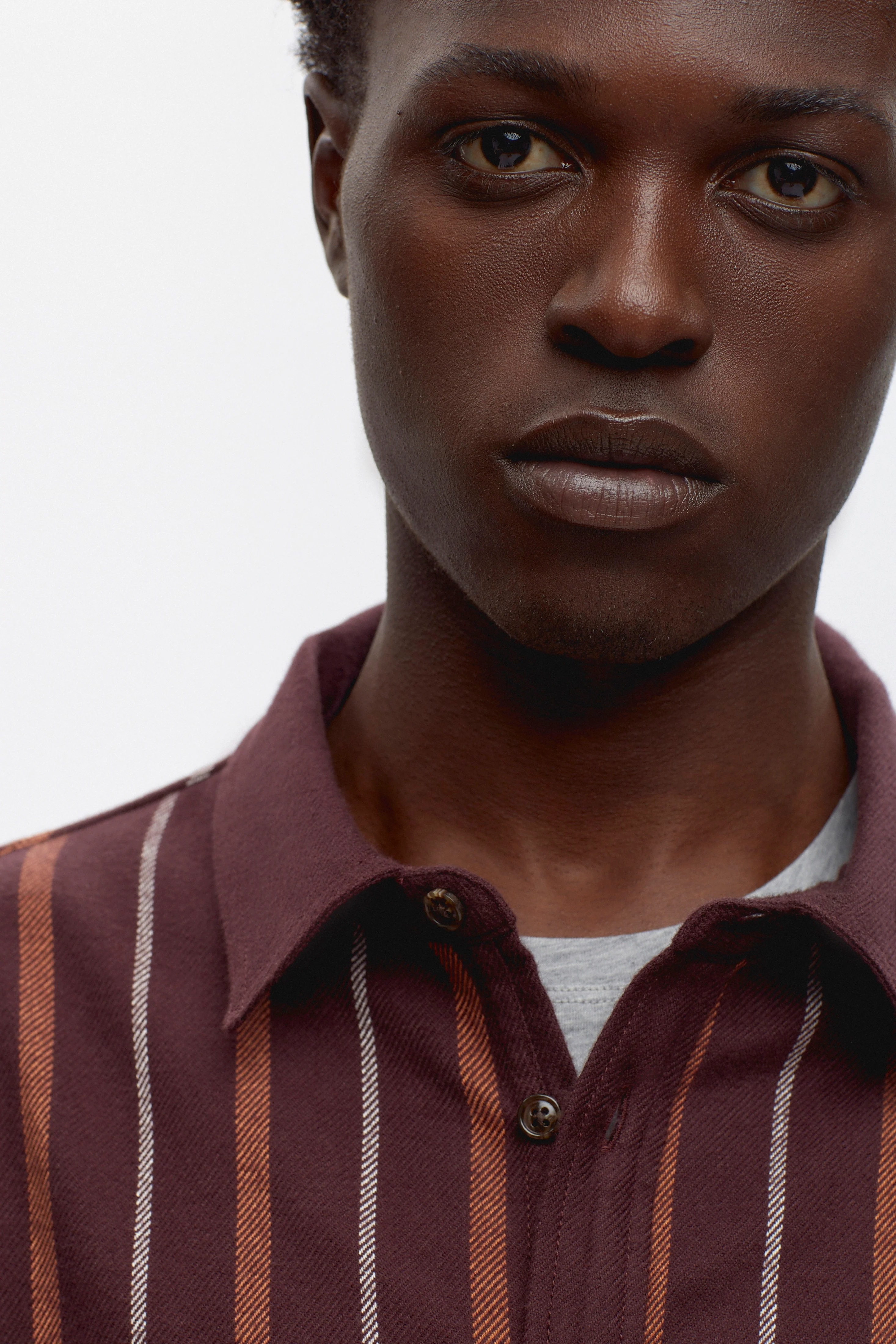 Abaza Shirt in Burgundy - Image 4