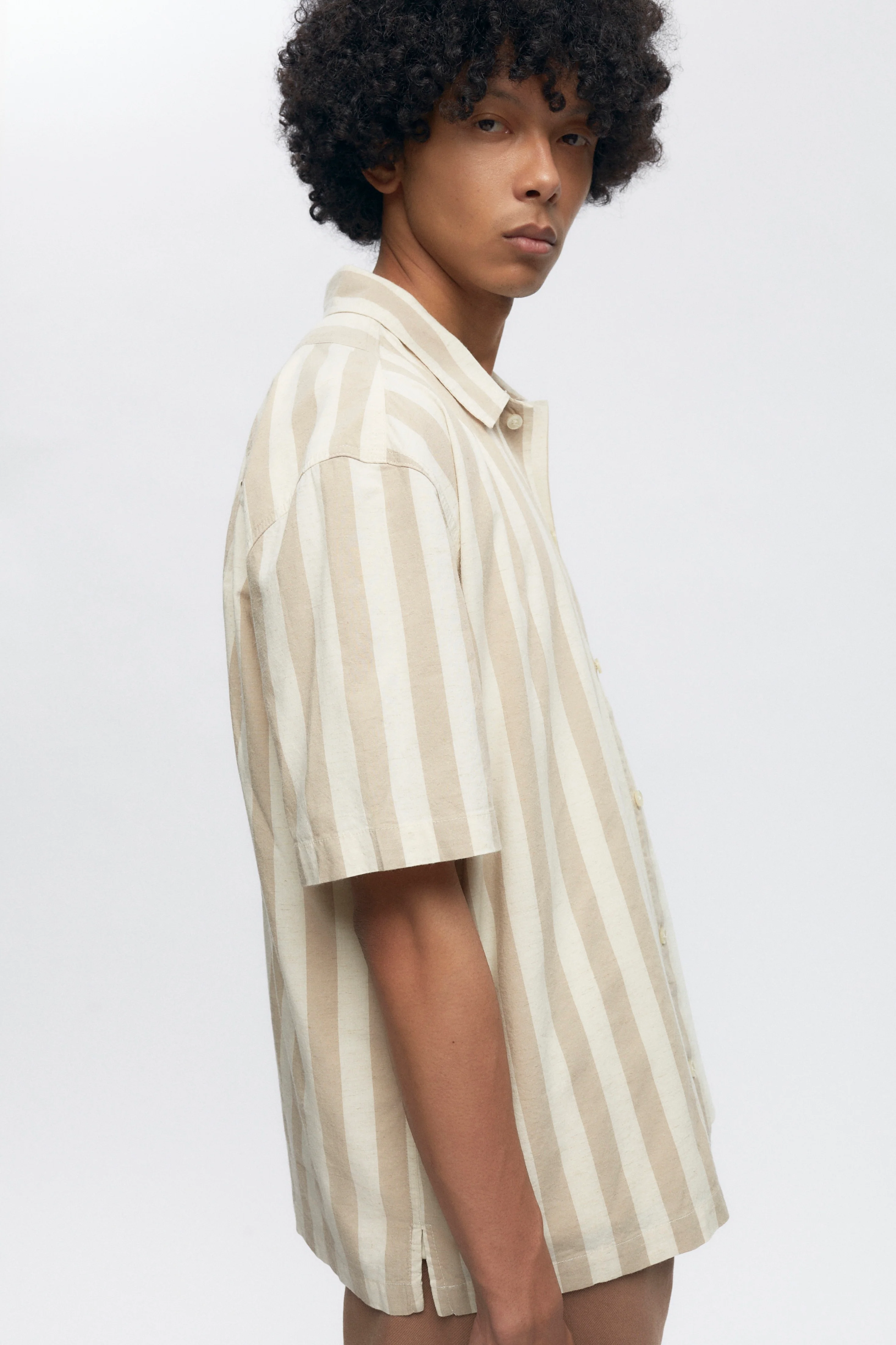 Abu-Simbel Short Sleeve Shirt in Natural Stripe - Image 3