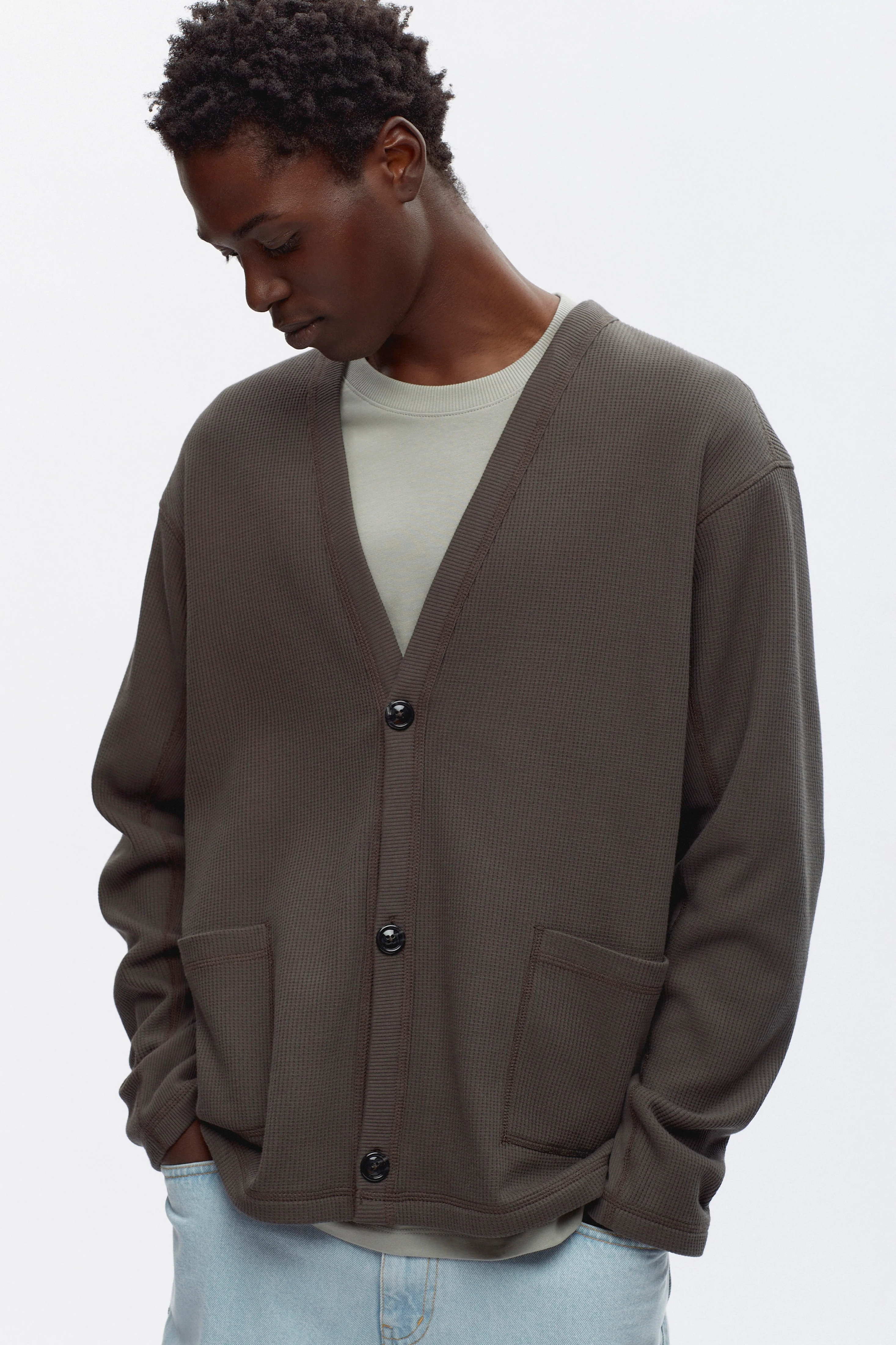 Atlas Waffle Cardigan in Beluga - Image 2