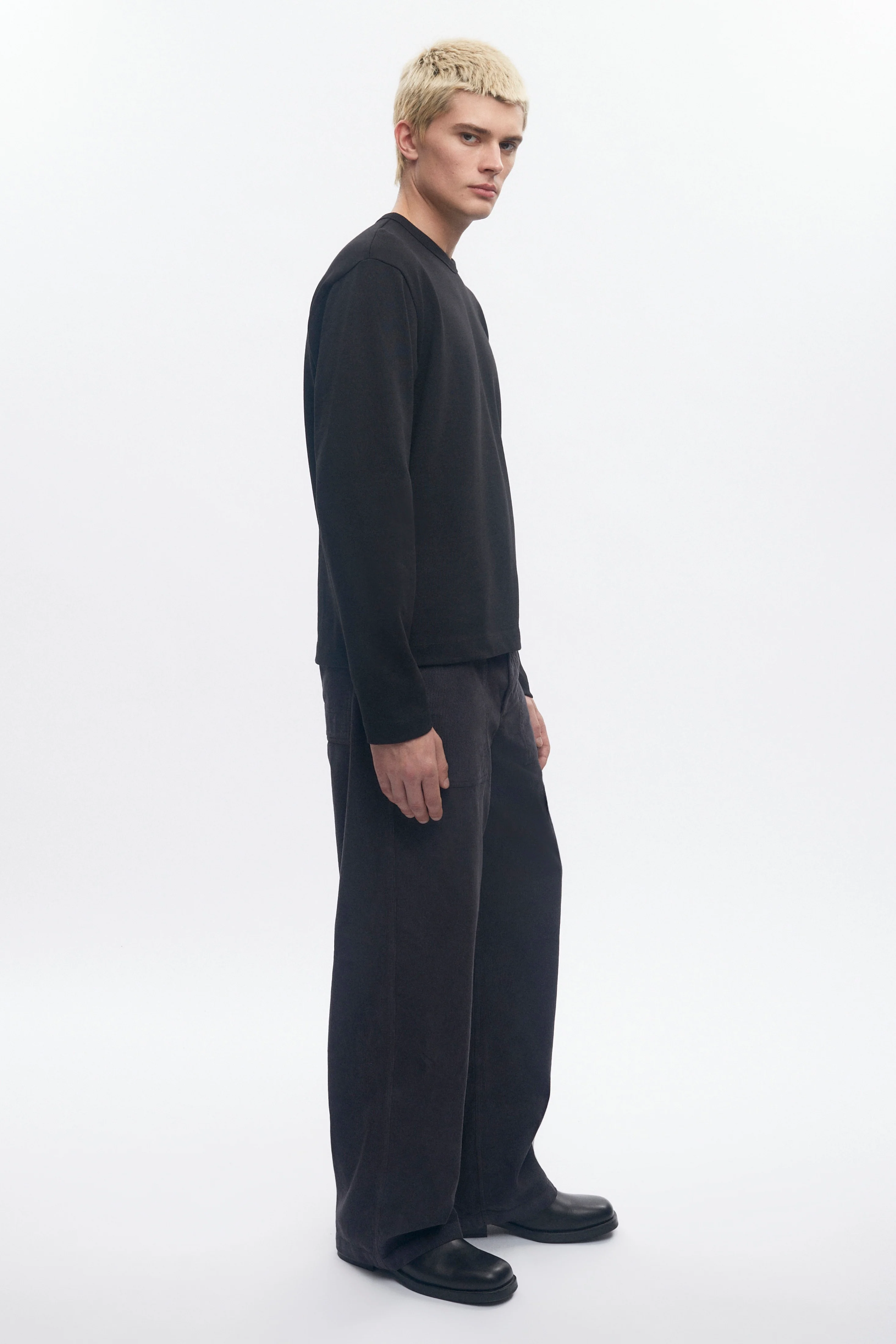 Men's Box Slub Longsleeve in Black - Image 6
