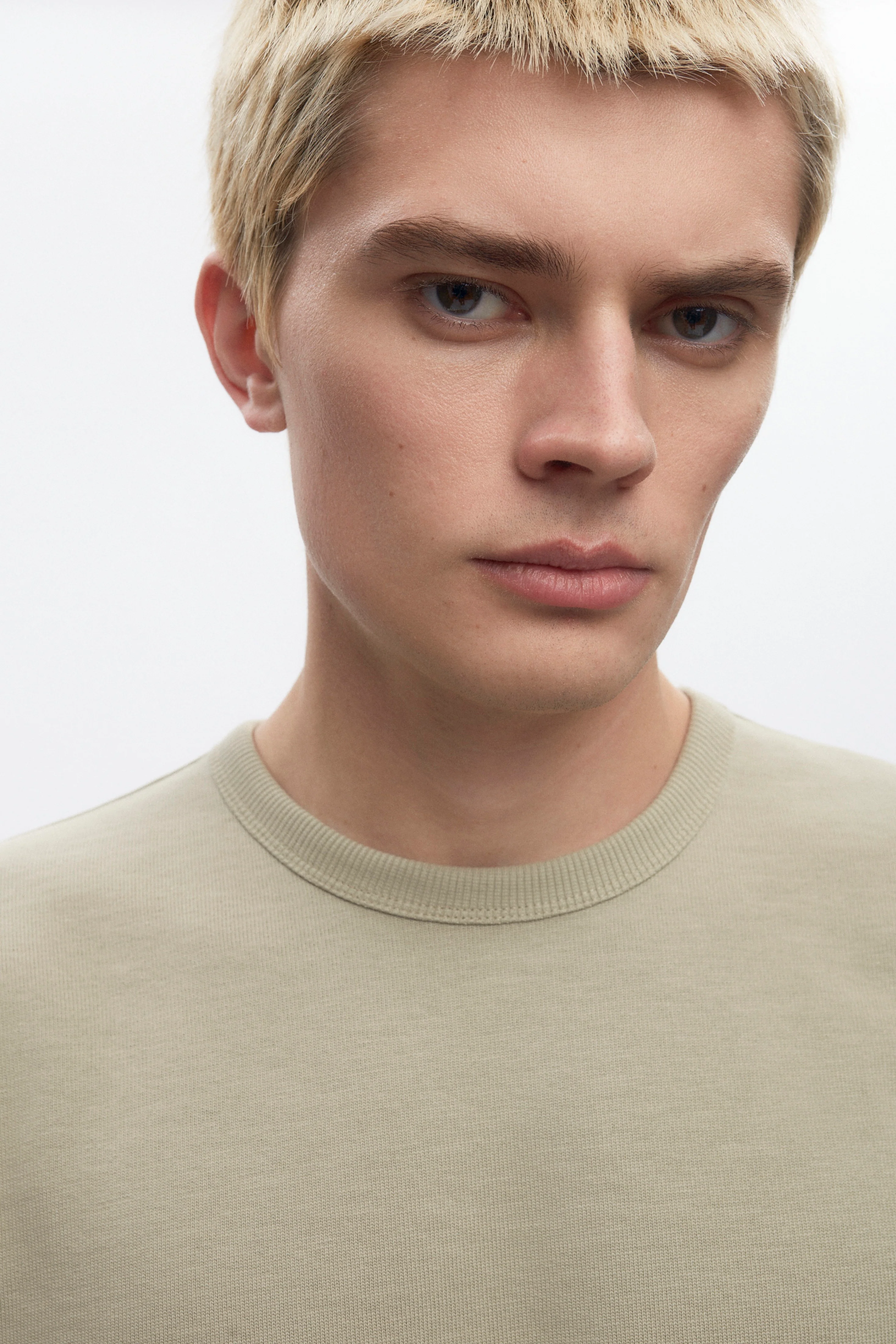 Men's Box Slub Longsleeve in Desert - Image 3
