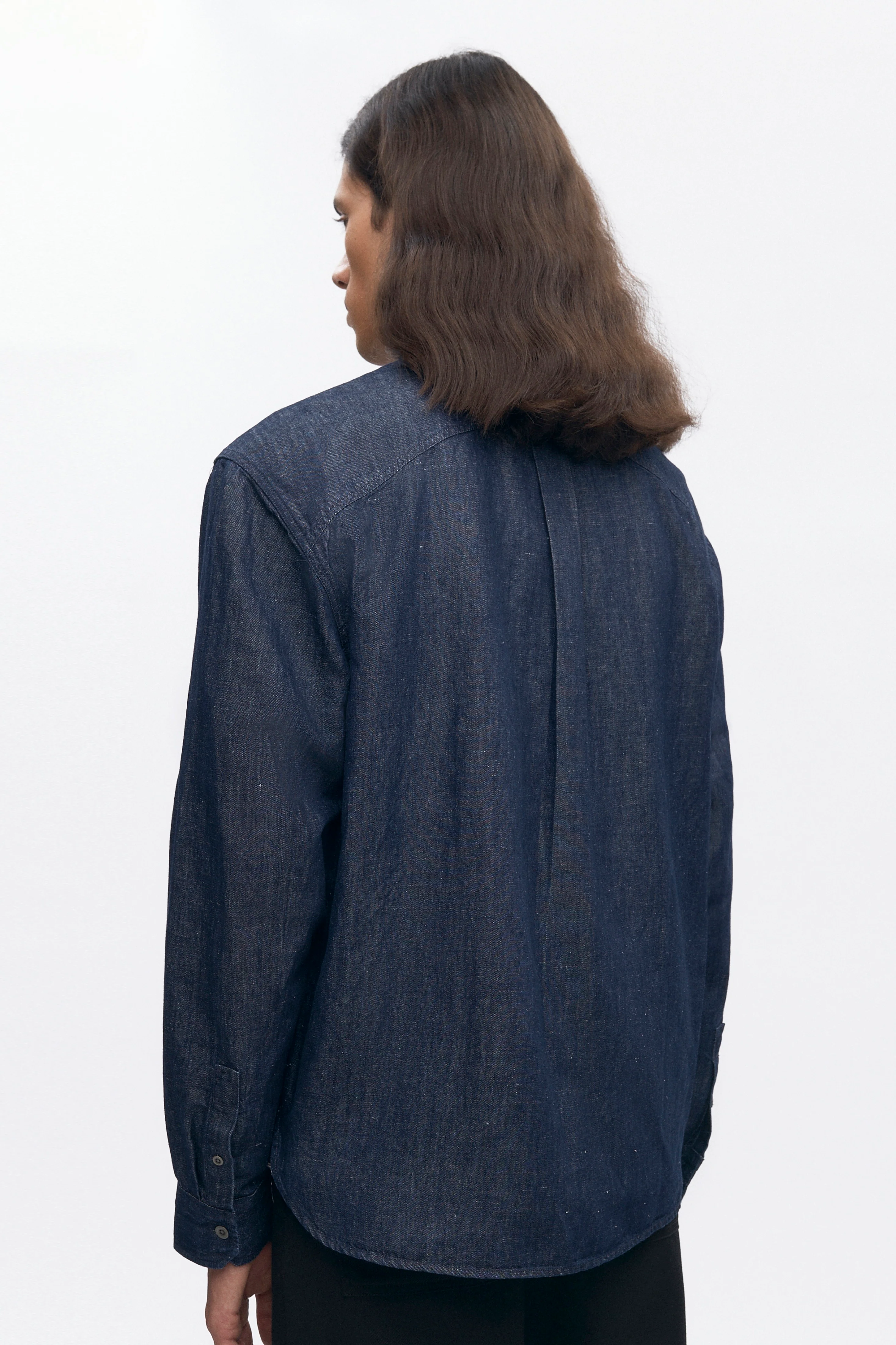 Men's Chambray Shirt in Rinse - Image 4