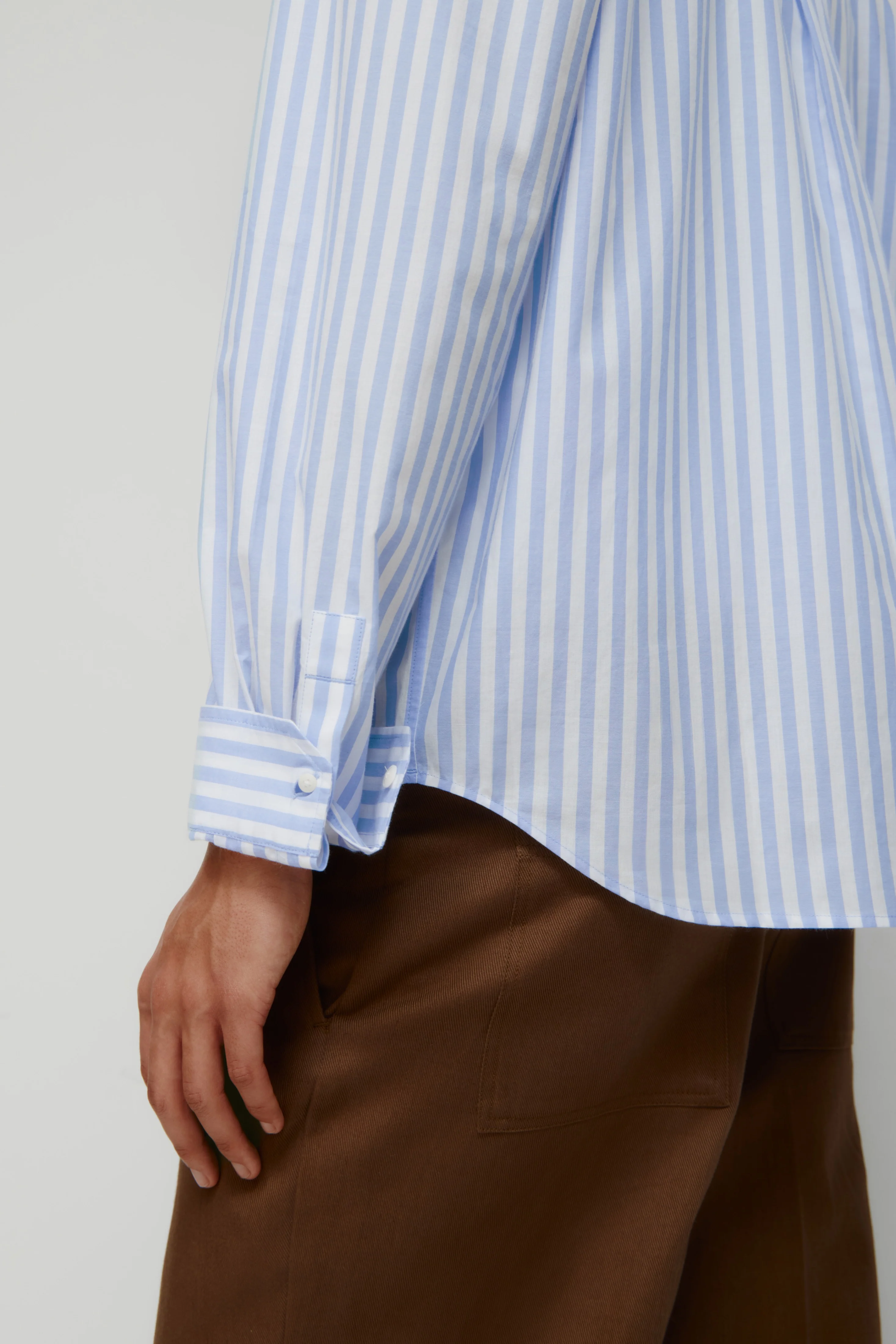 Men's Classic Stripe Shirt in Oxford Blue/White Stripe - Image 6