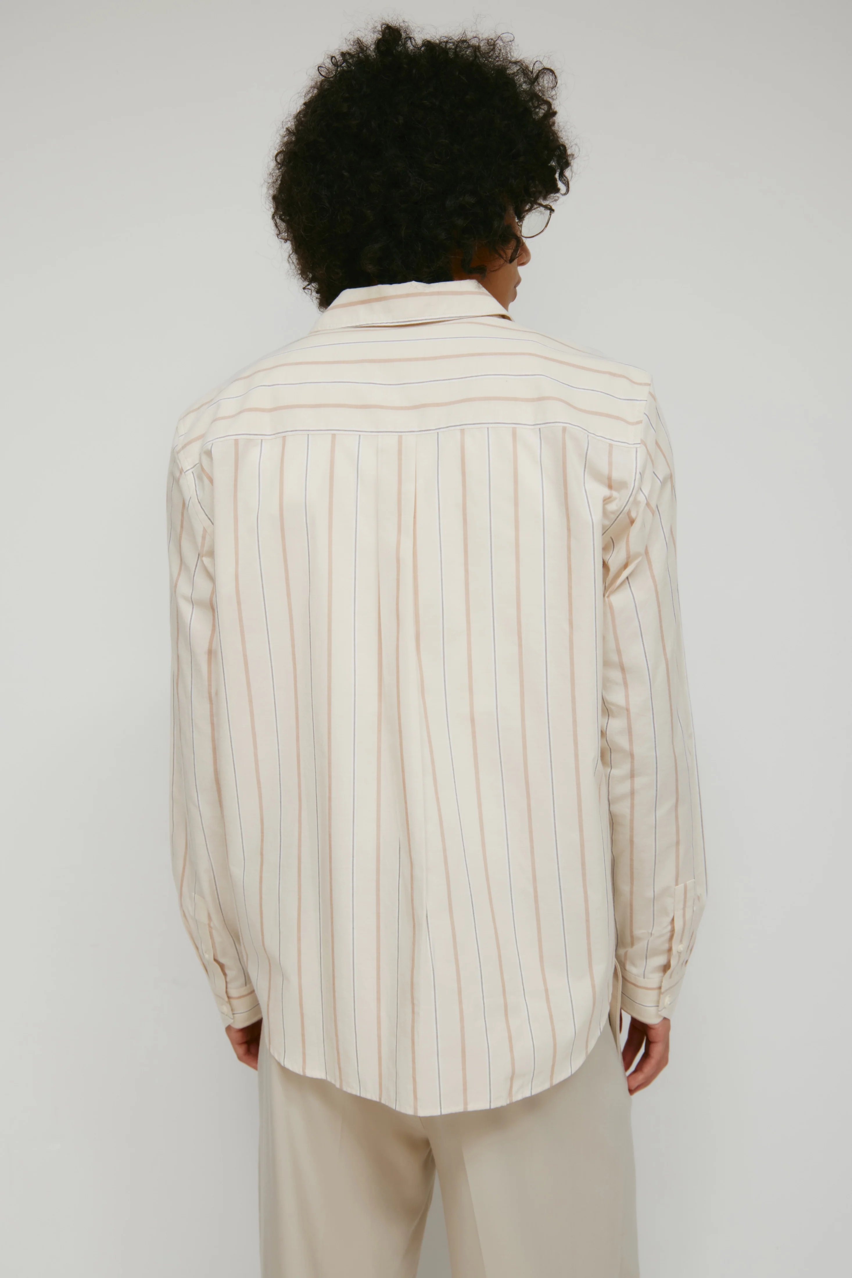 Men's Classic Stripe Shirt in Stone/Otter/Walnut Stripe - Image 4