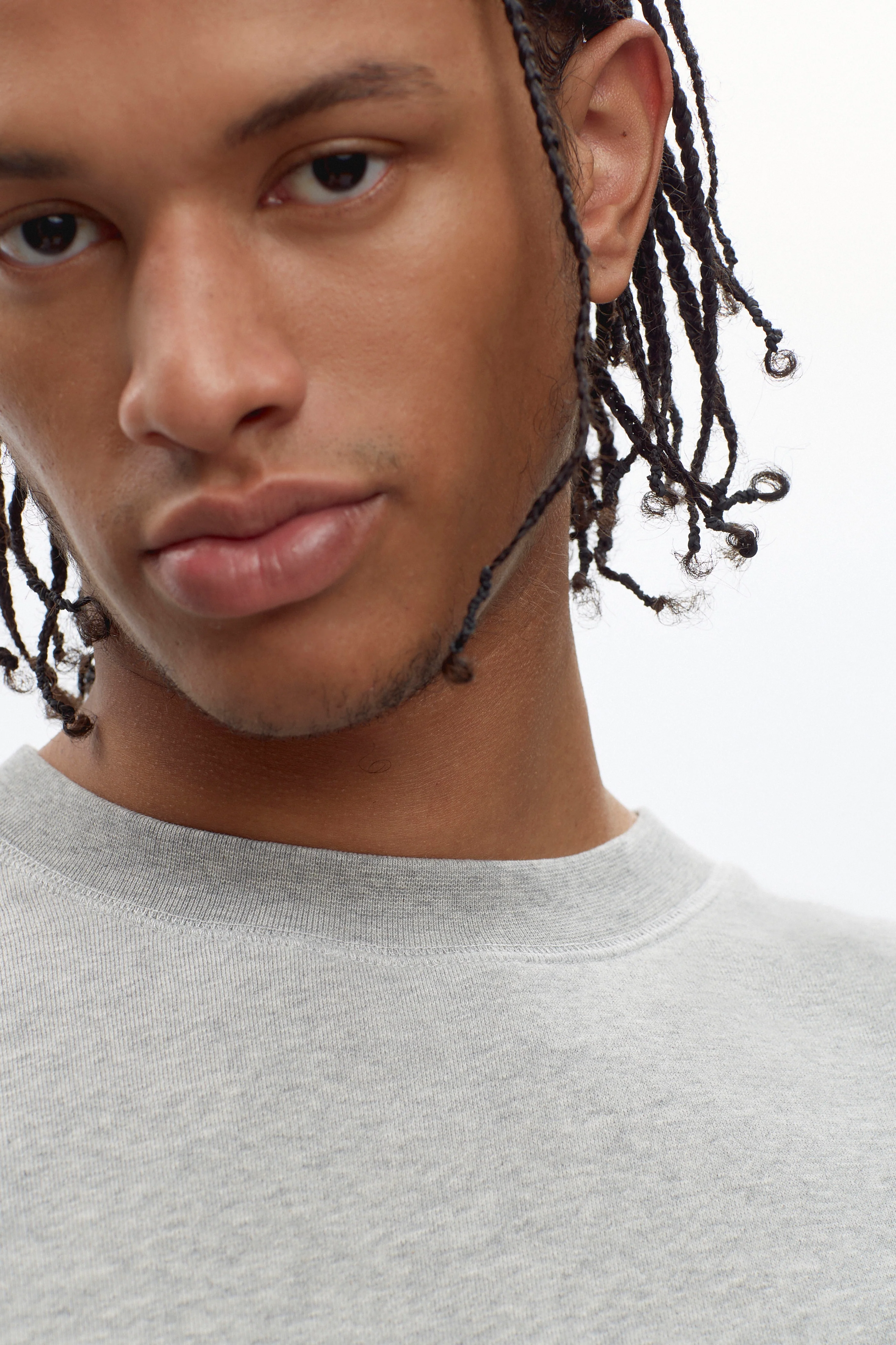 Essential Sweatshirt in Heather Grey - Image 4