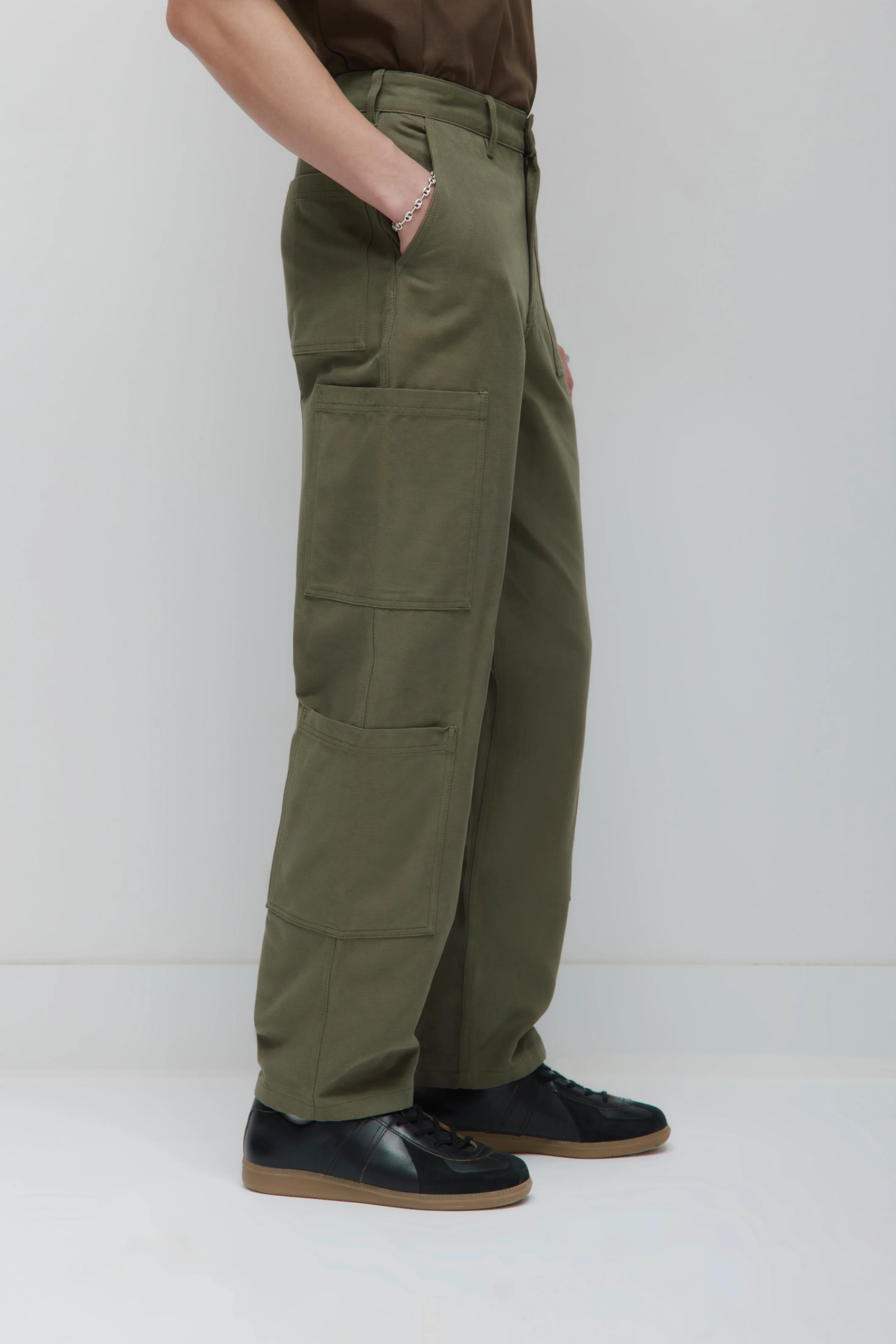 Men's Explorer Pant in Olive - Image 4