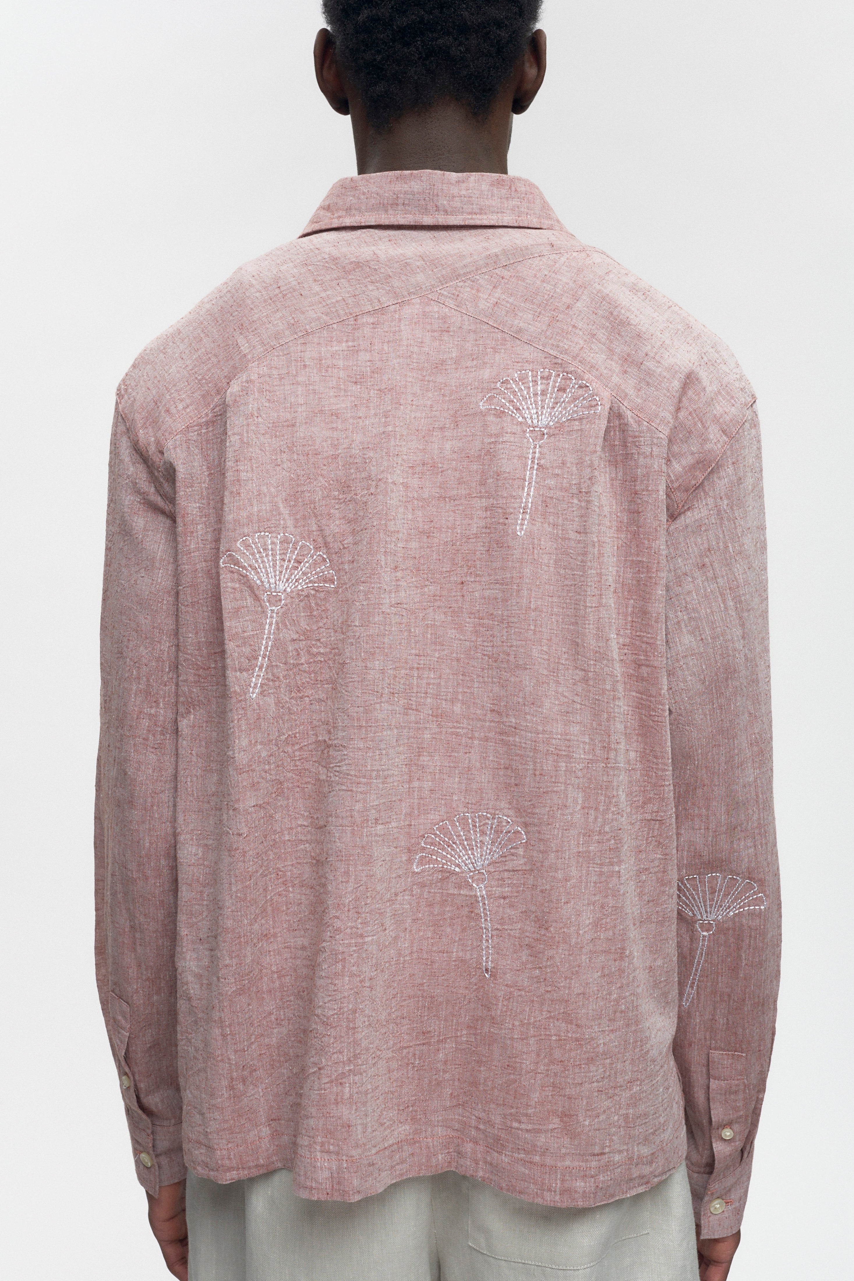Featherweight Shirt in Acorn - Image 4