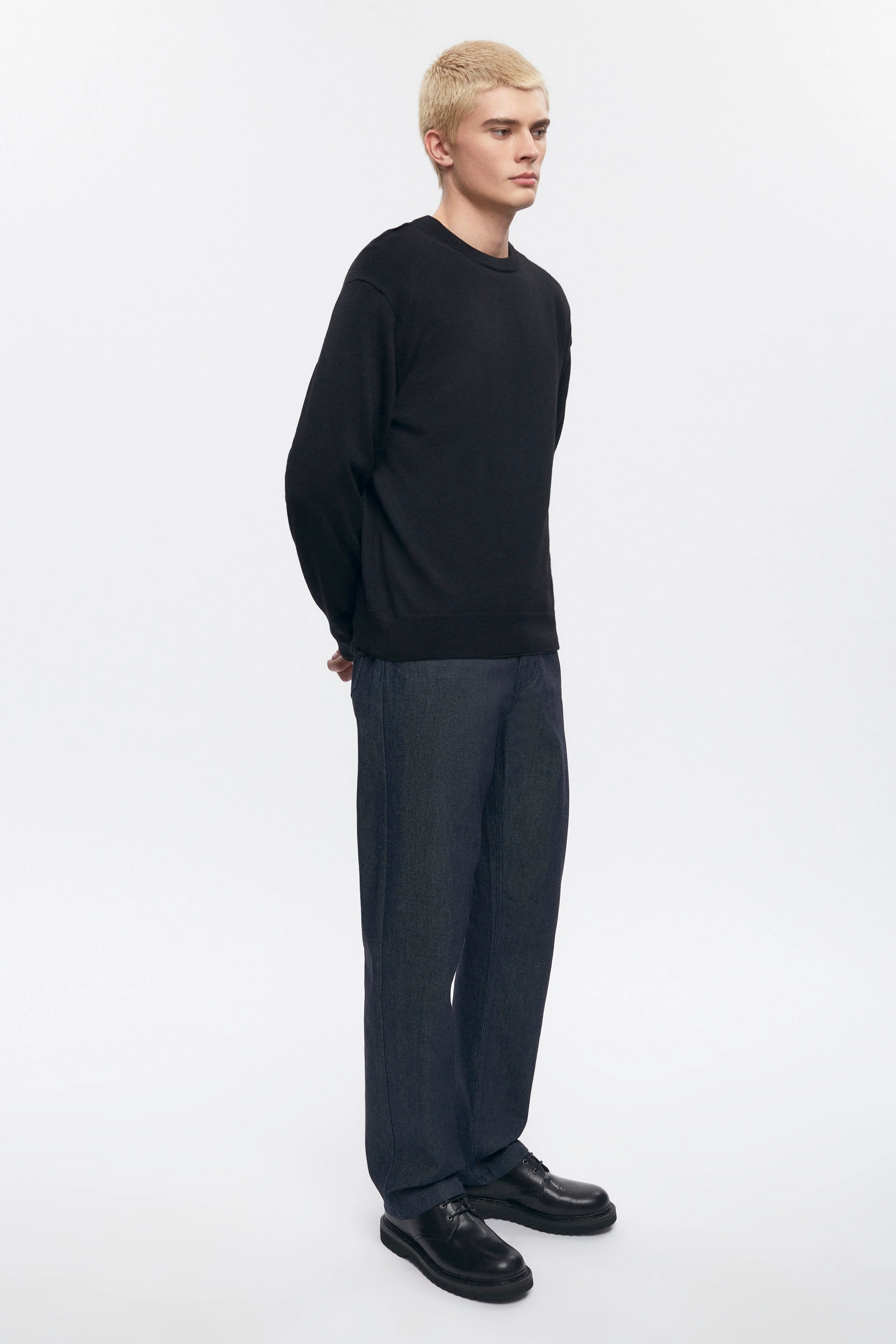 Men's Fine Merino Crewneck Sweater in Black - Image 5