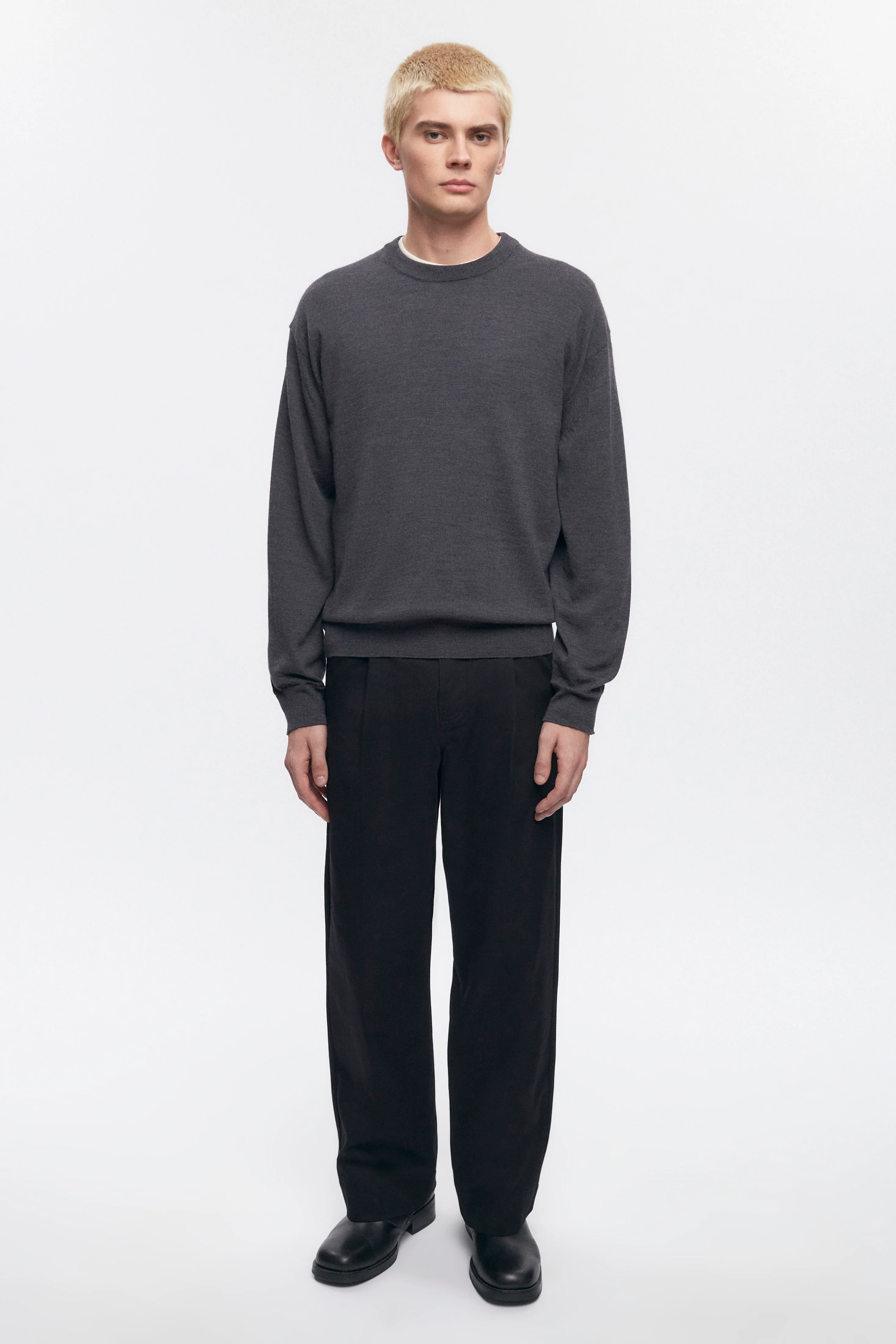 Men's Fine Merino Crewneck Sweater in Charcoal Melange - Image 2