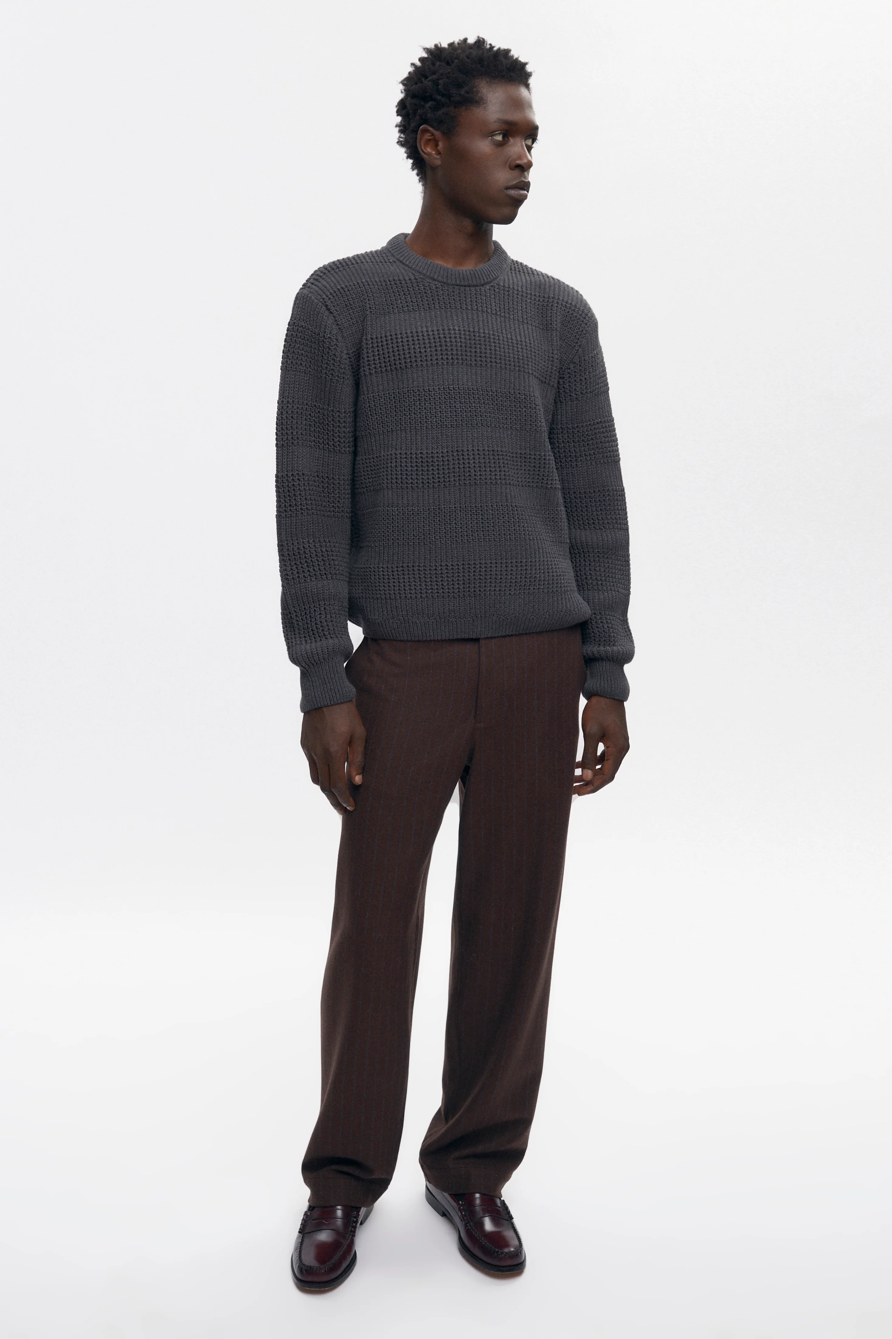Men's Grid Stitch Crewneck Sweater in Charcoal Melange - Image 4