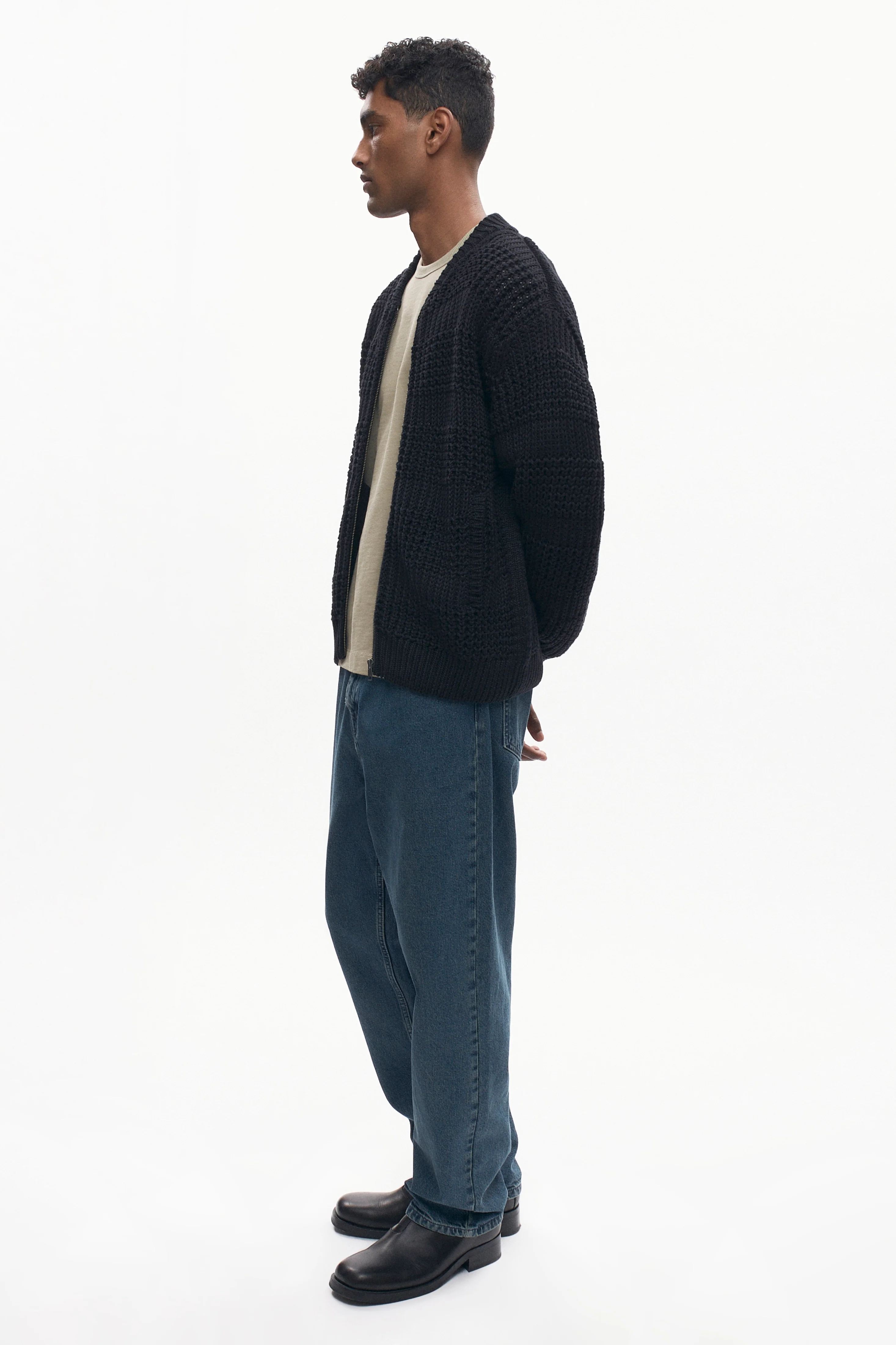 Men's Grid Stitch Zip Sweater in Black - Image 3
