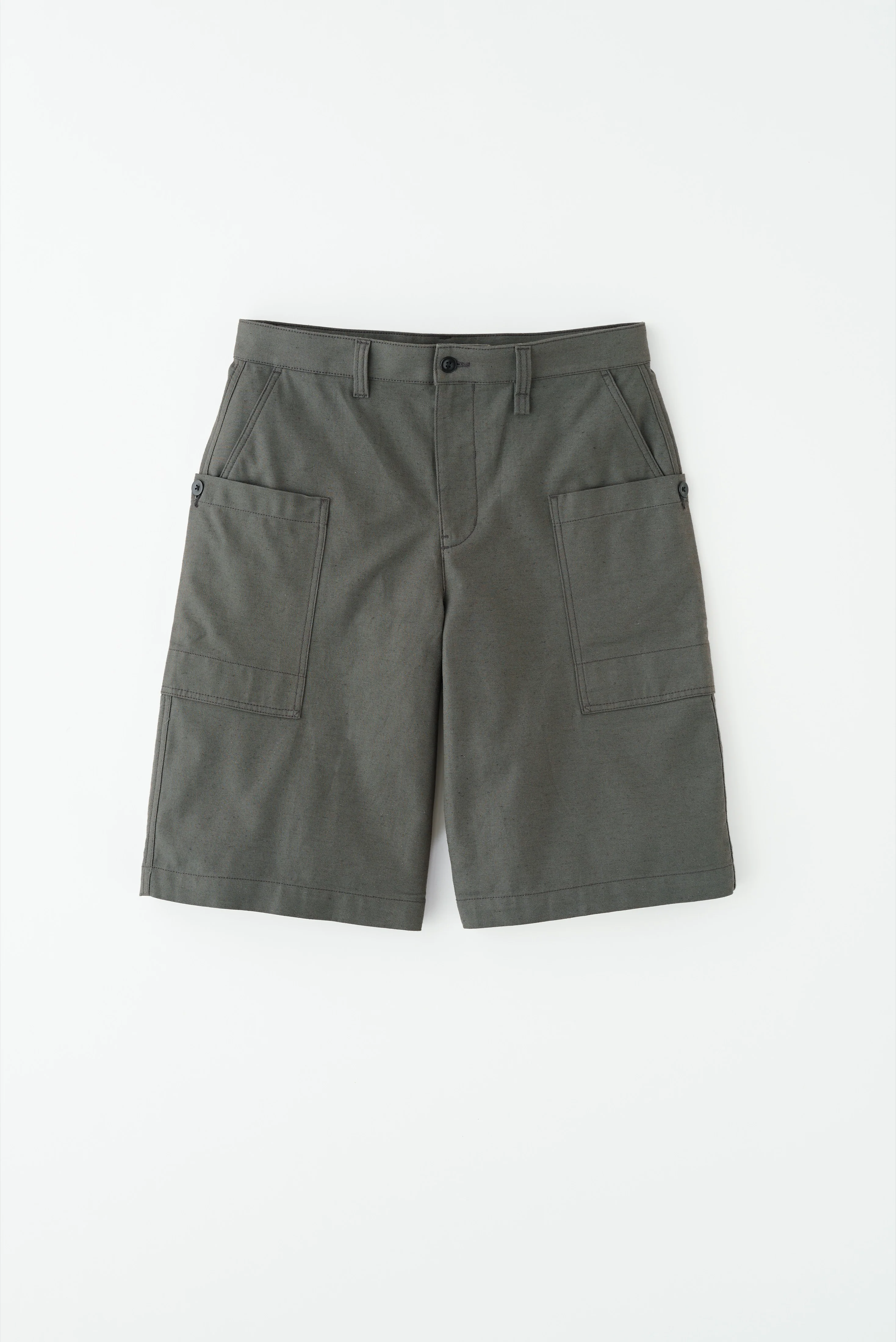 Harvest Pocket Shorts in Beluga - Image 6