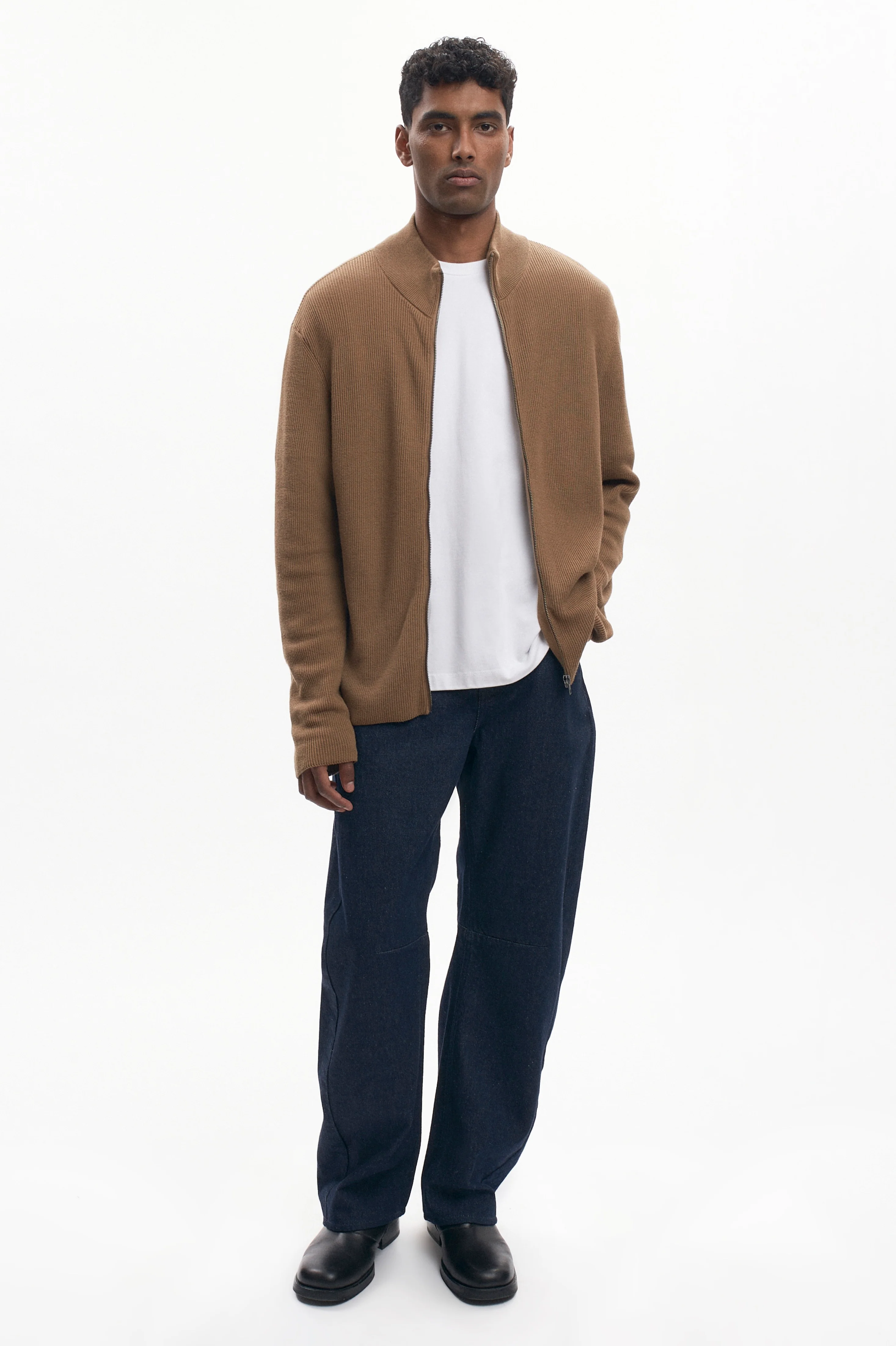 Men's Lightweight Zip Sweater in Otter - Image 5