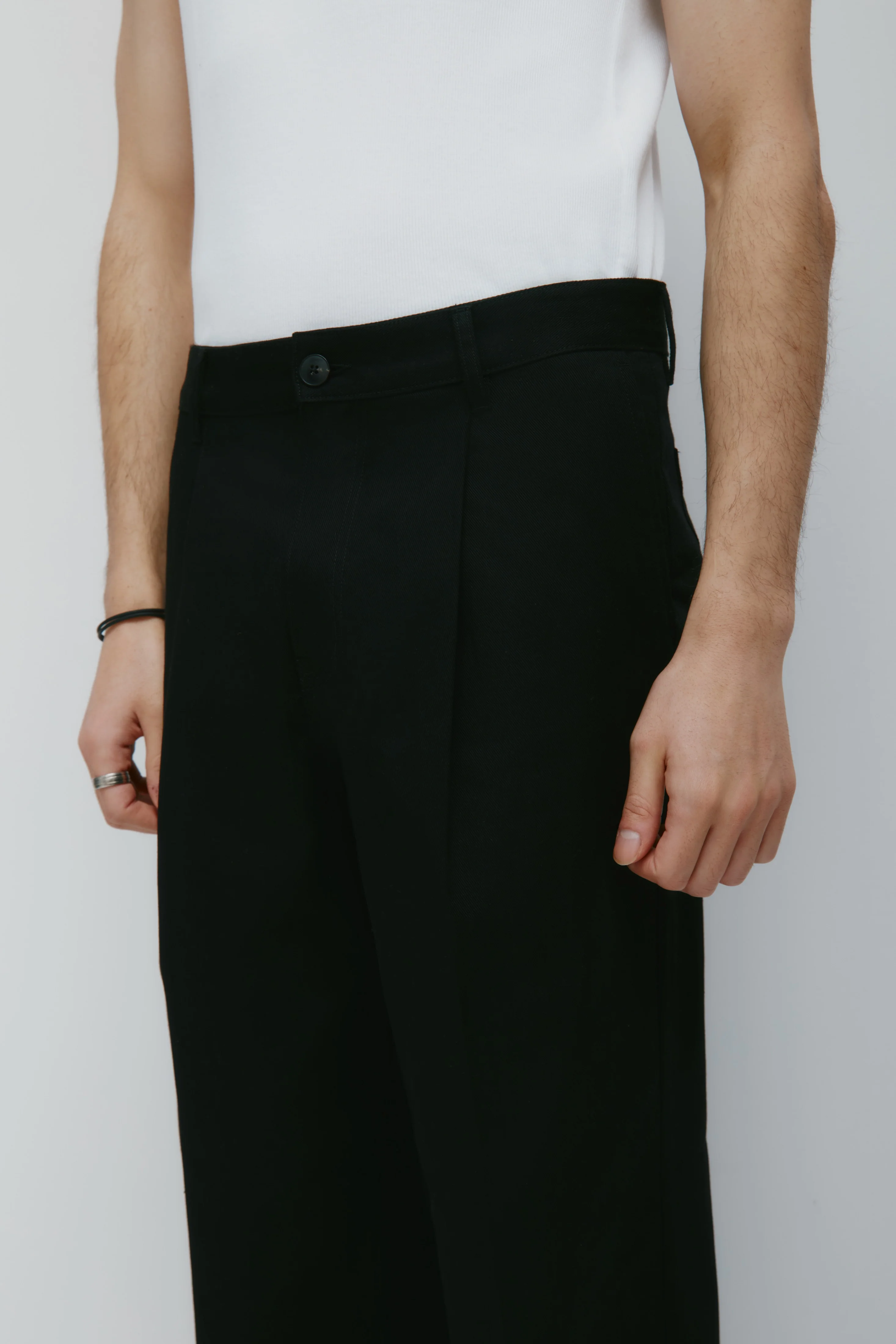 Men's Nilus Trouser in Black - Image 6
