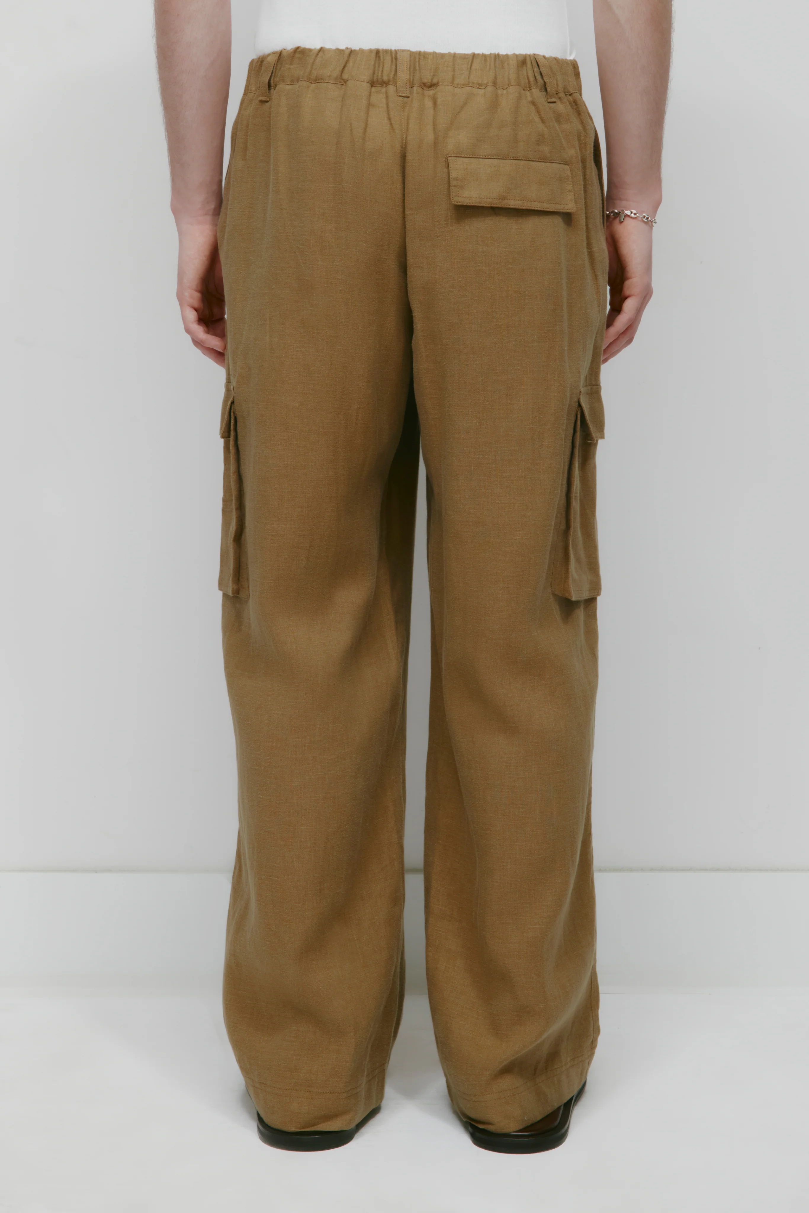 Men's Sila Linen Cargo Pant in Otter - Image 5