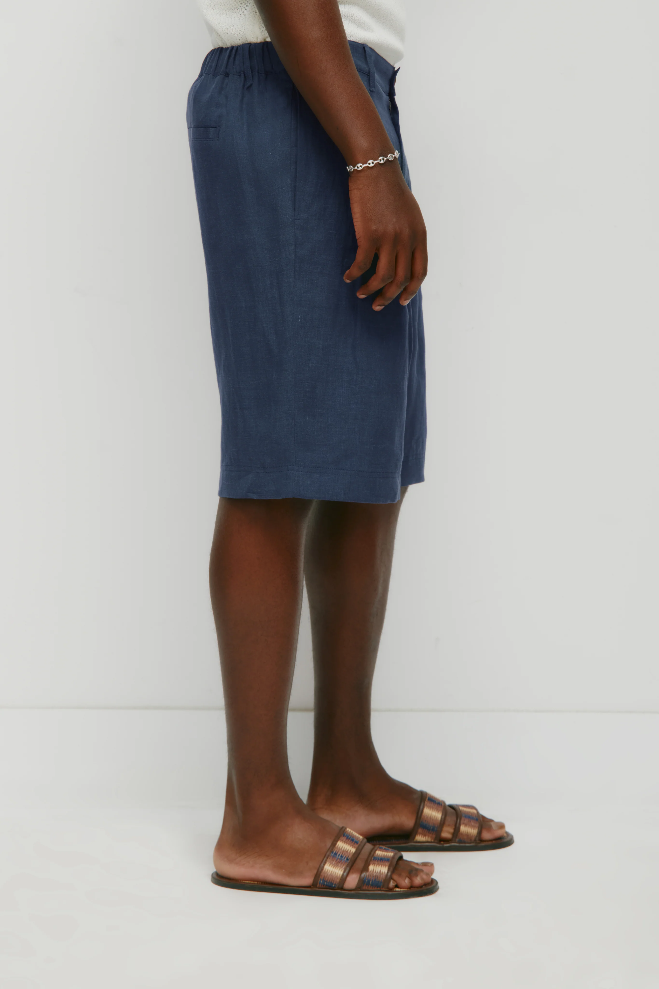 Men's Sila Linen Short in Dark Indigo - Image 3