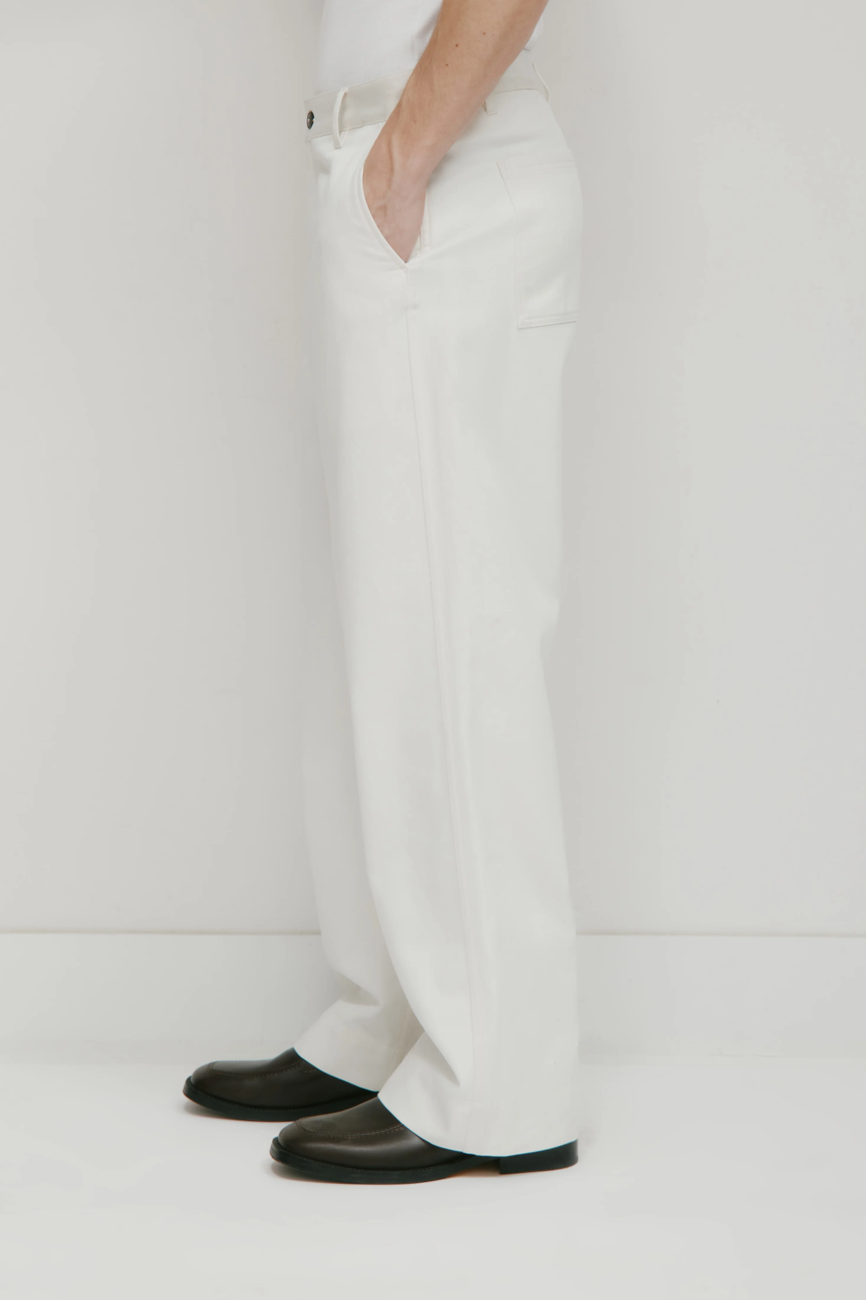 Men's Slouchy Buma Trouser in Marshmallow - Image 3