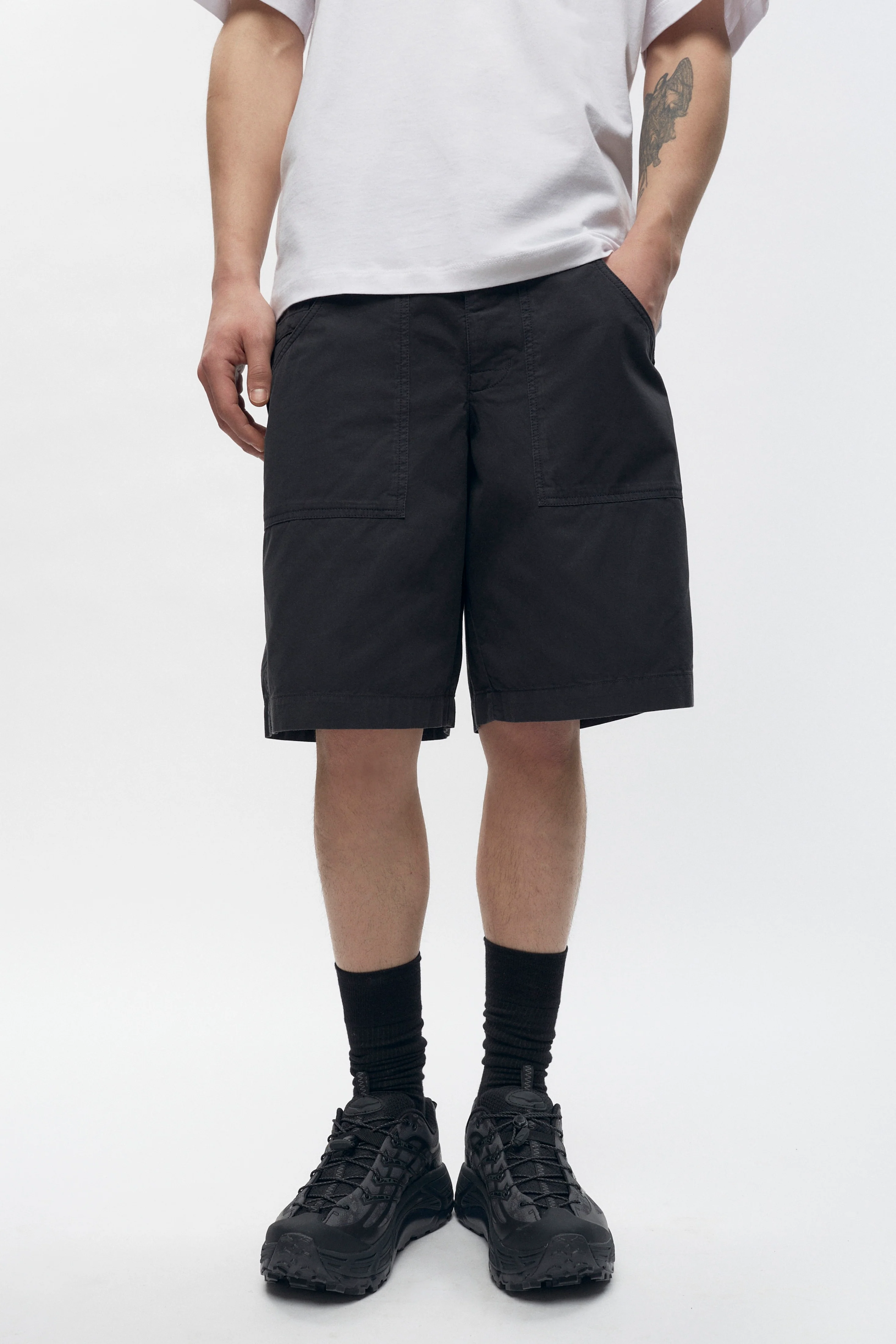 Tefnut Beach Shorts in Black - Image 2