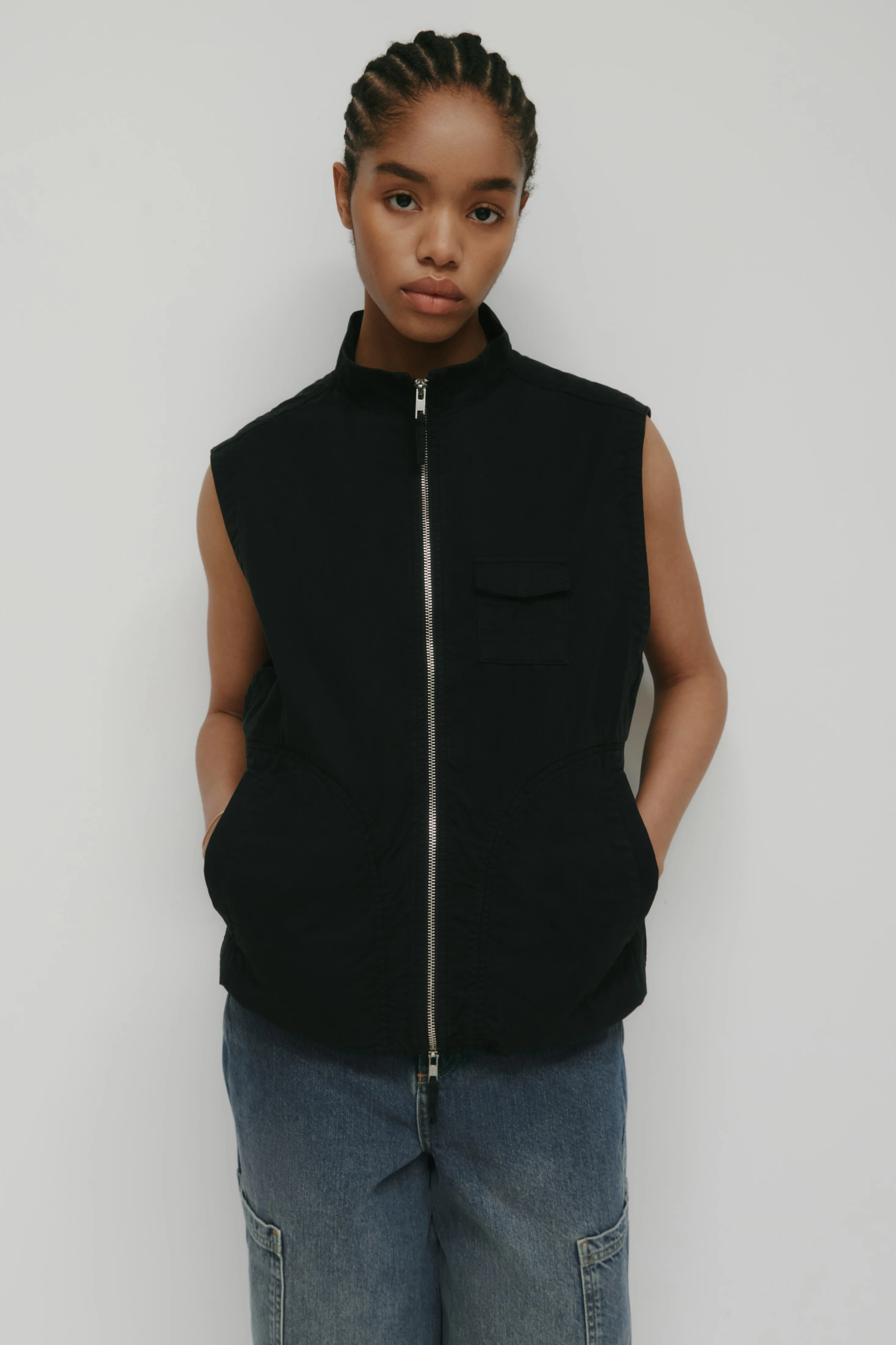 Men's Tefnut Stand Collar Vest in Black - Image 5