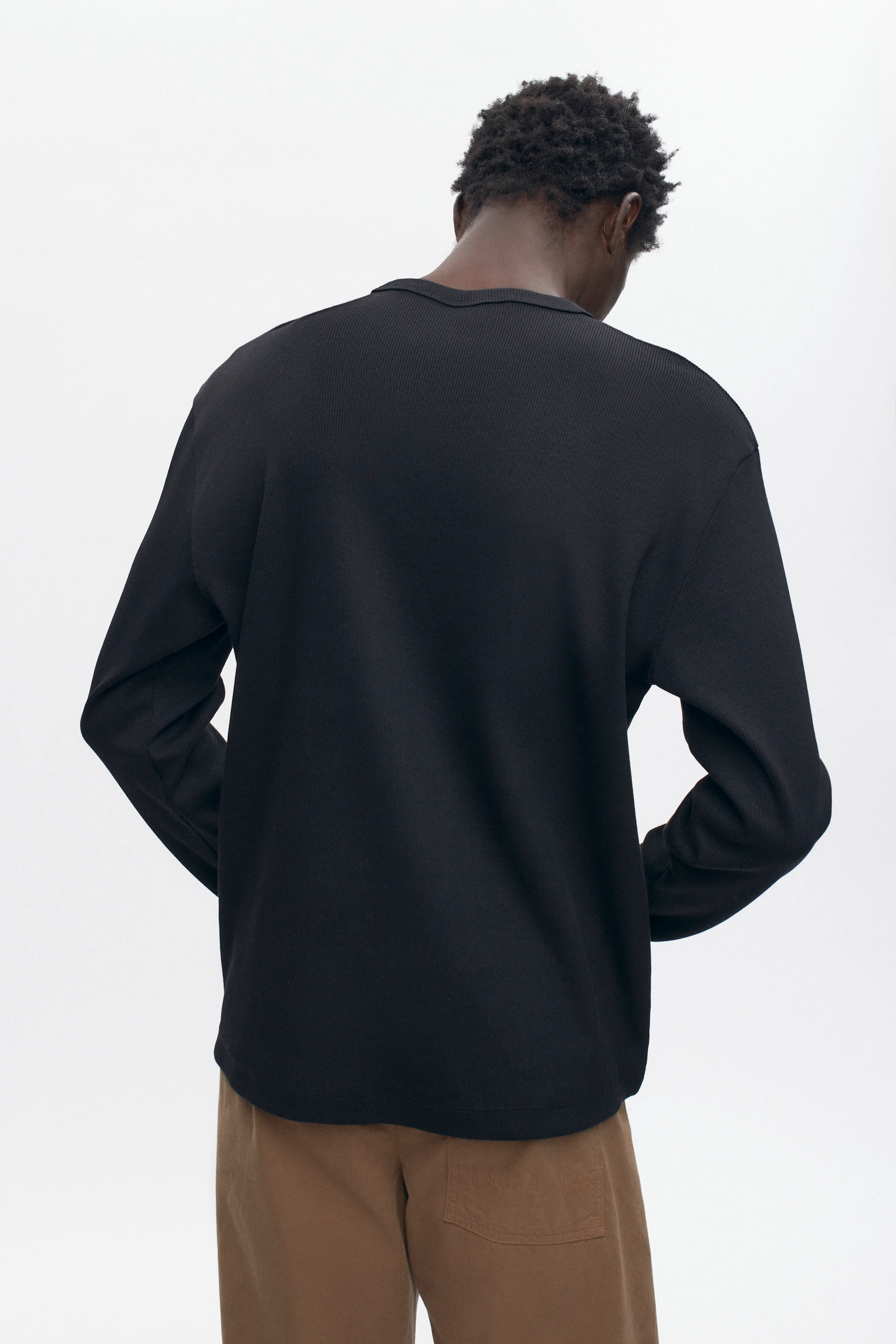 Men's Thebes Longsleeve in Black - Image 3