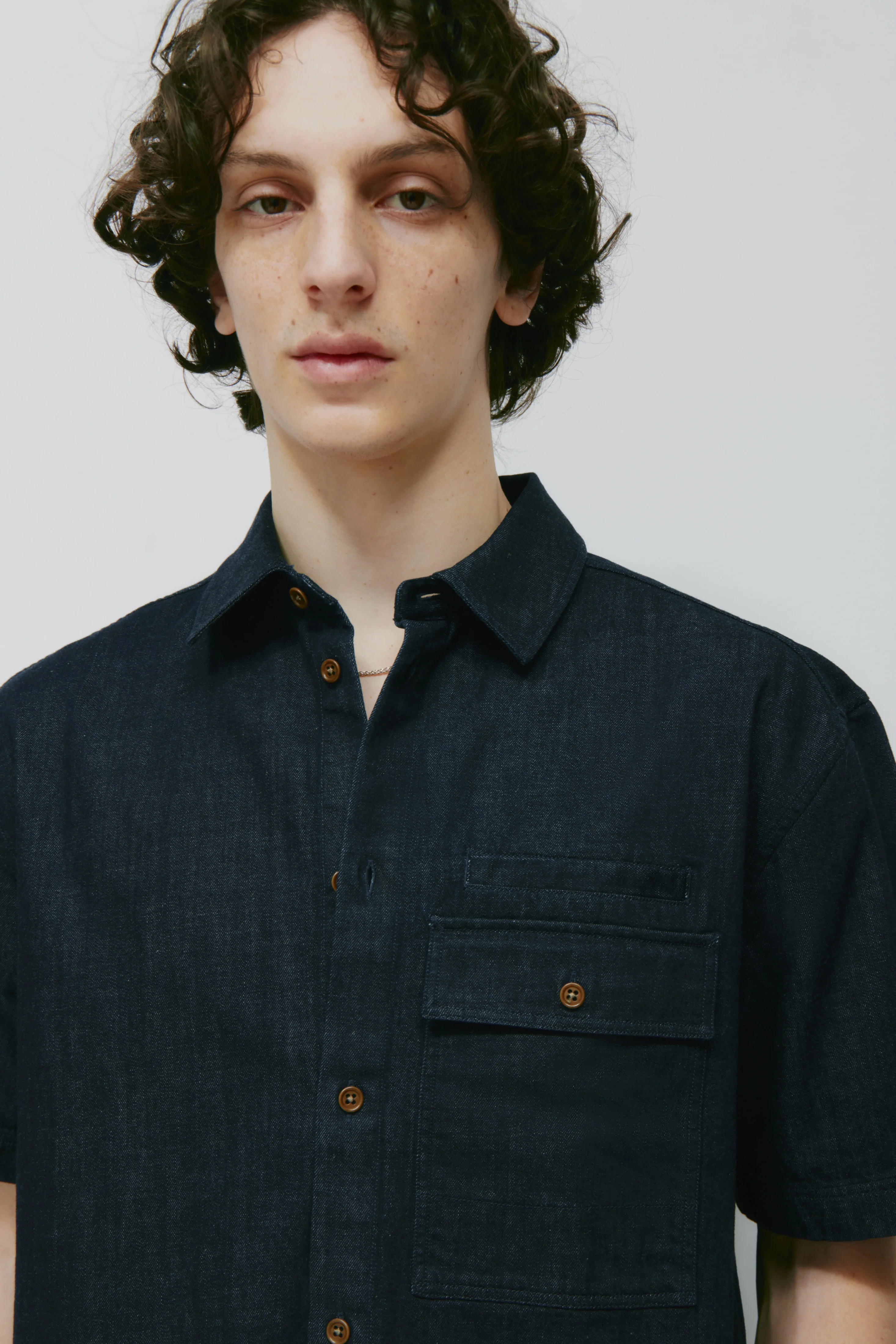 Men's Yafi Shirt in Rinse - Image 4