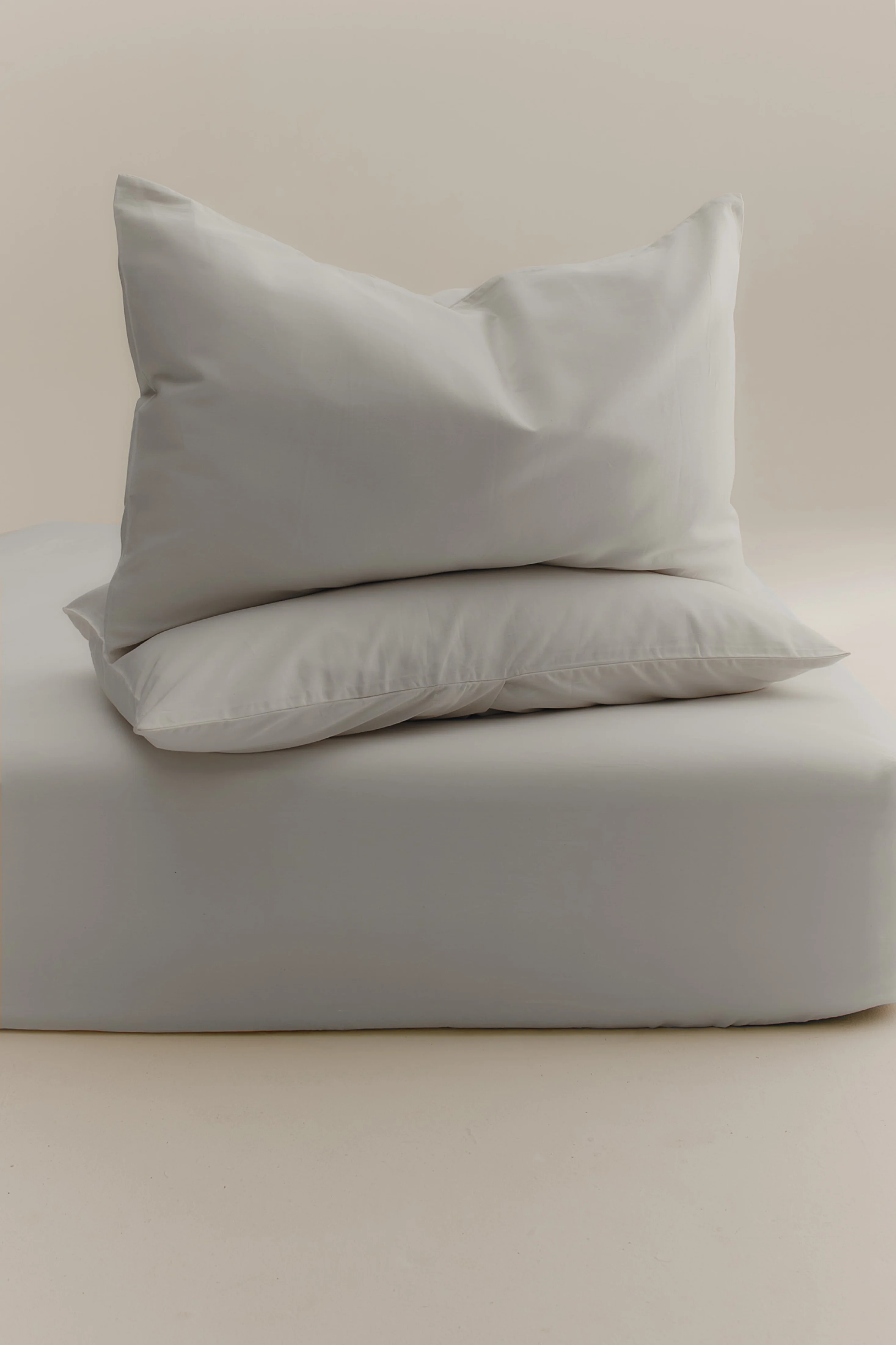 Fitted Sheet and Pillowcase Set in White - Image 3