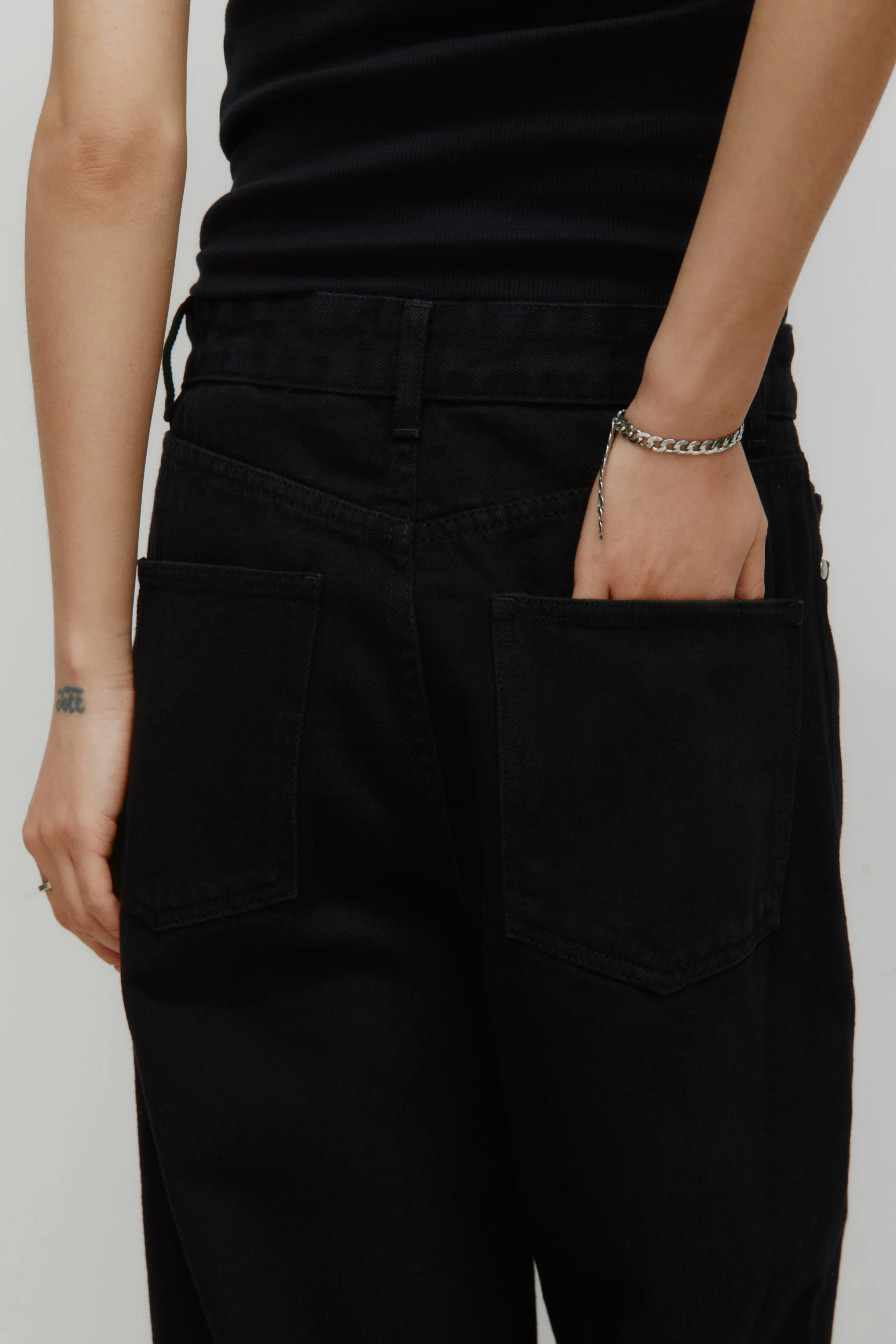 Antifit Denim in Black - Image 10