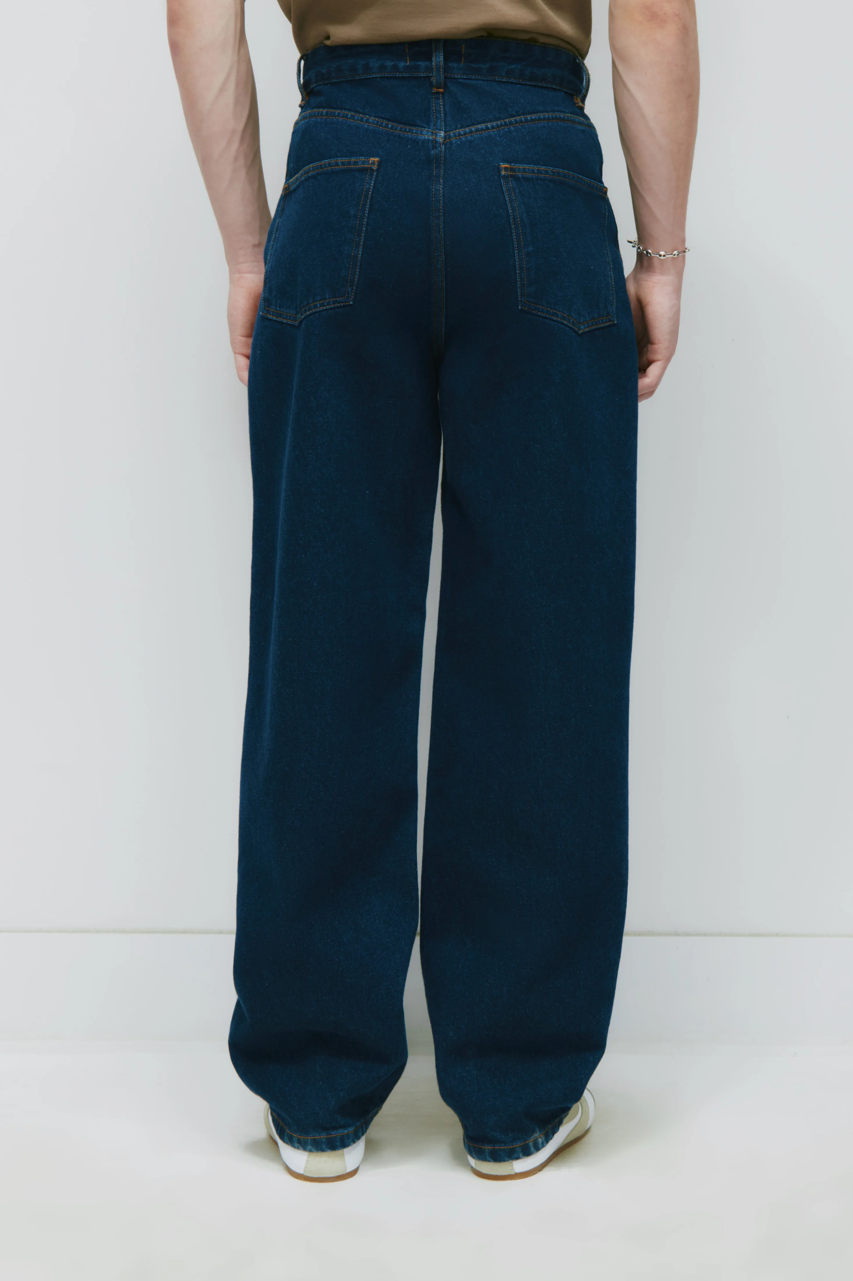 Antifit Denim in Dark Wash - Image 7