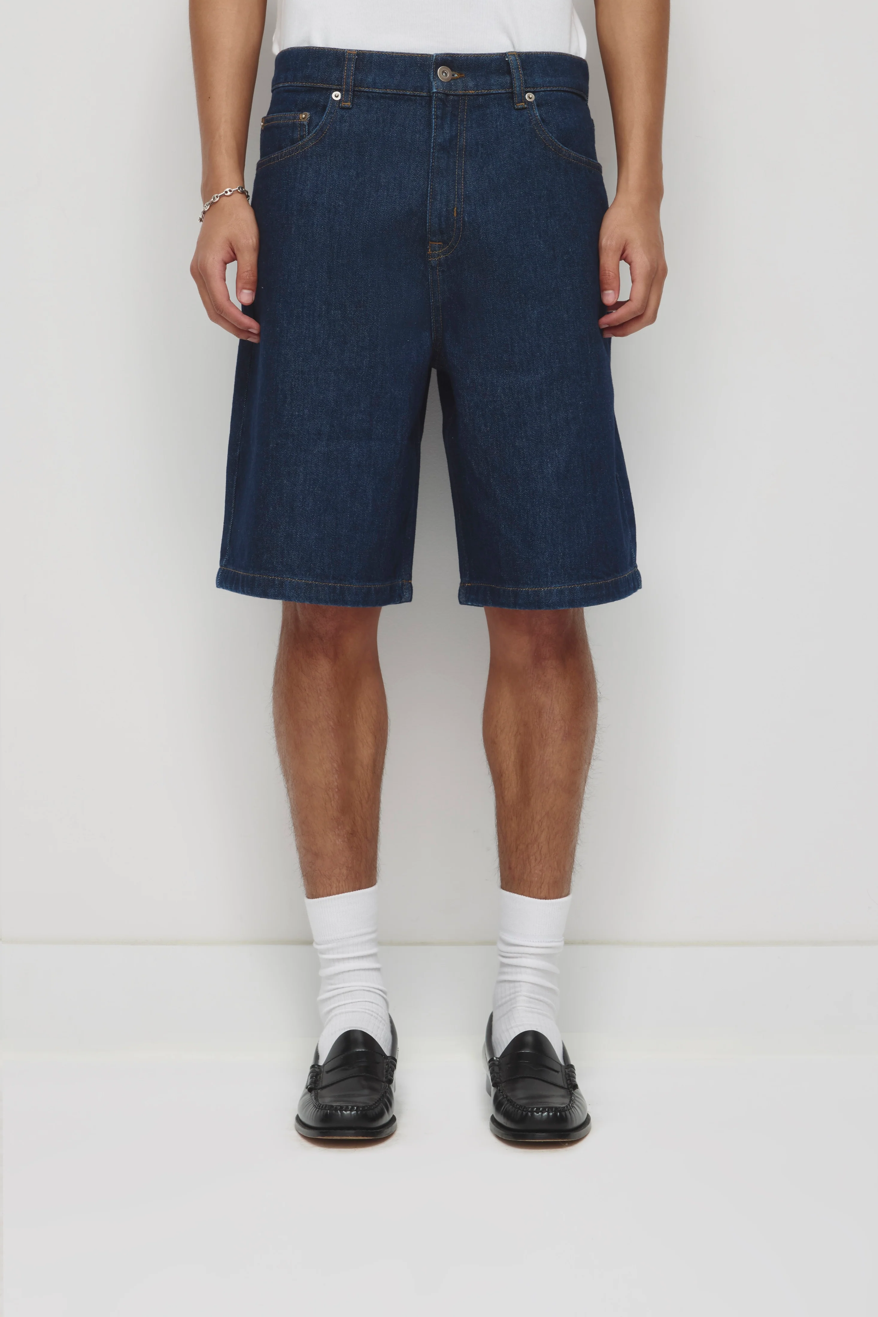 Unisex Antifit Denim Shorts in Dark Wash - Image 4