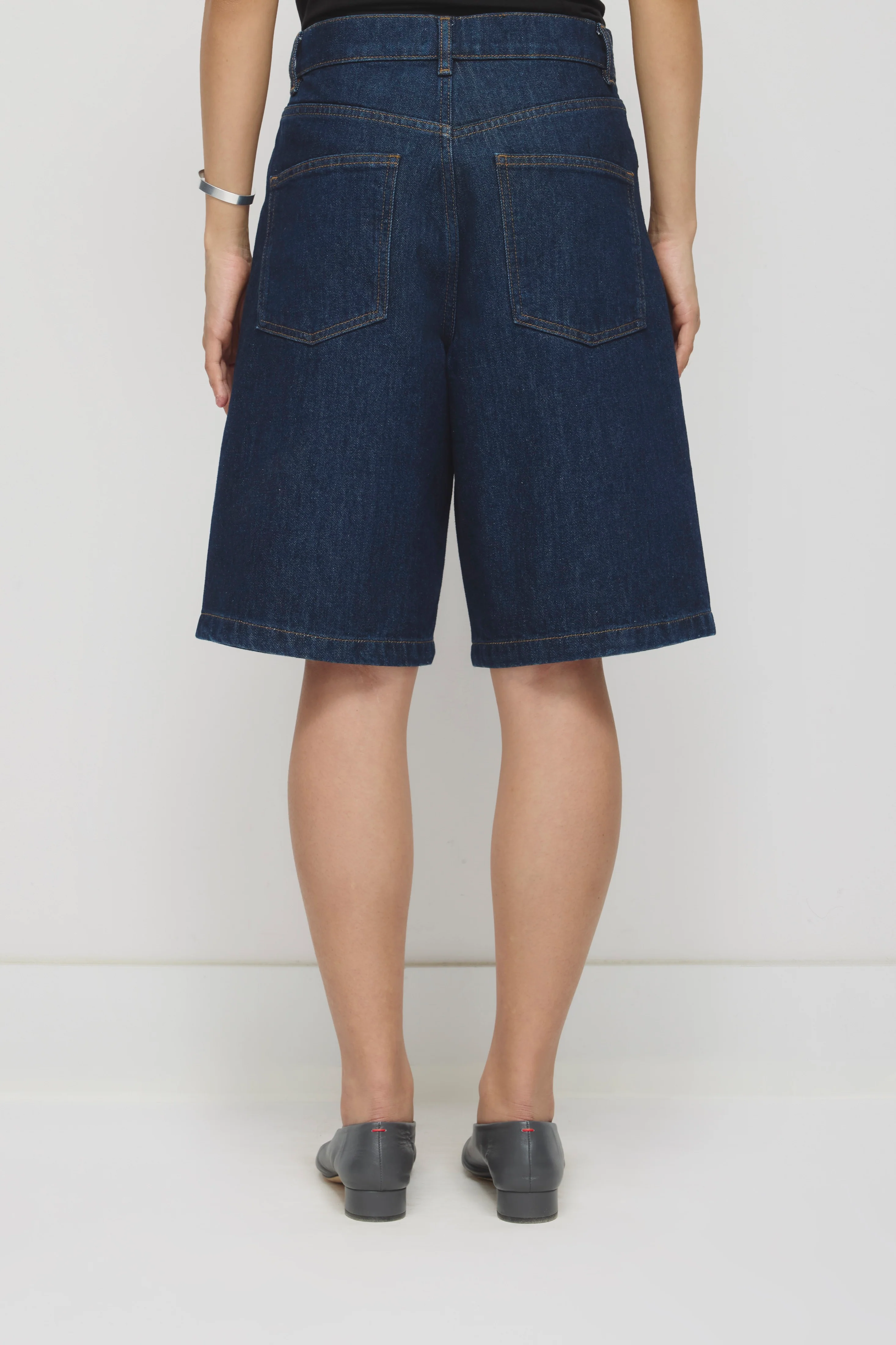 Unisex Antifit Denim Shorts in Dark Wash - Image 7
