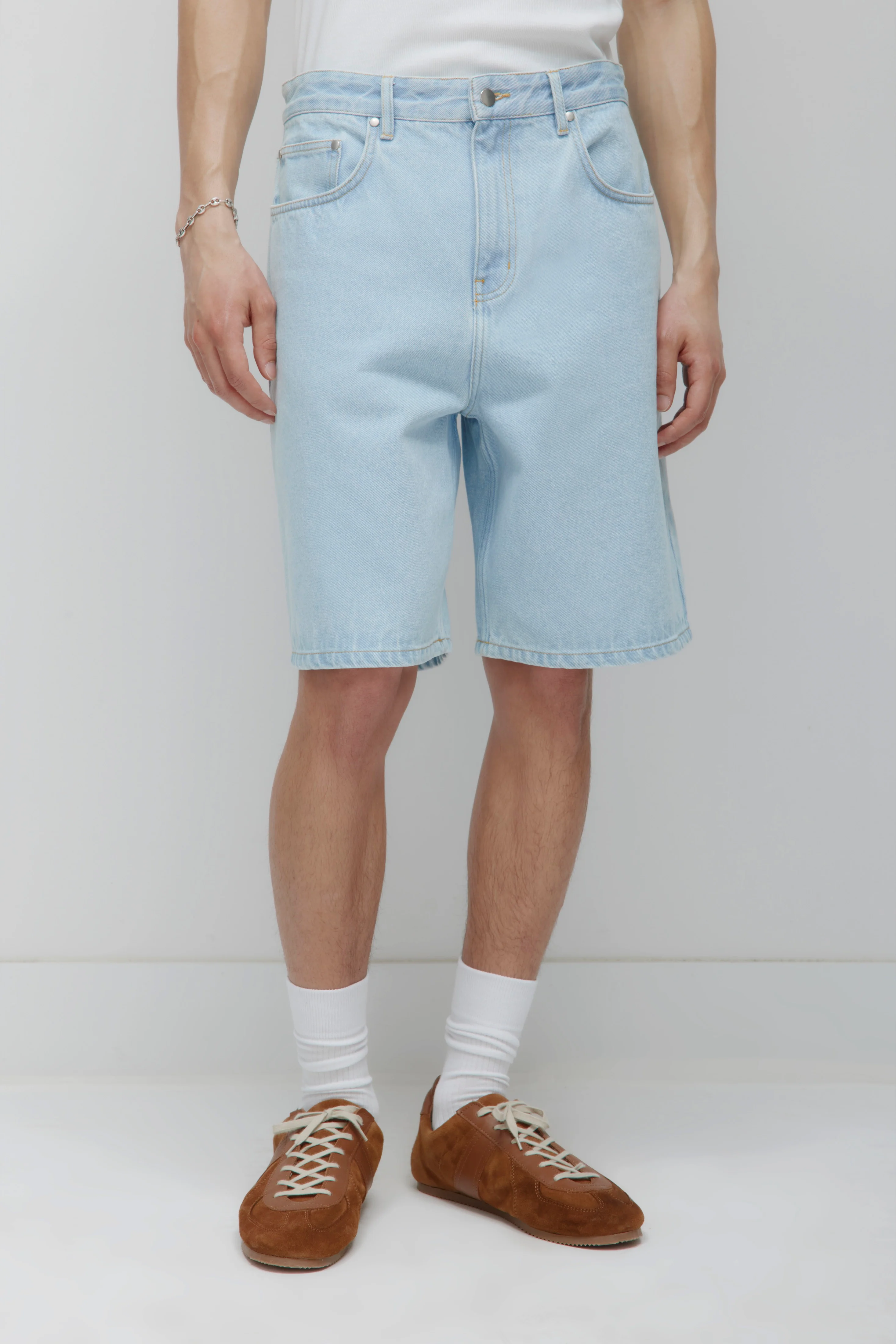 Antifit Denim Shorts in Light Wash - Image 4