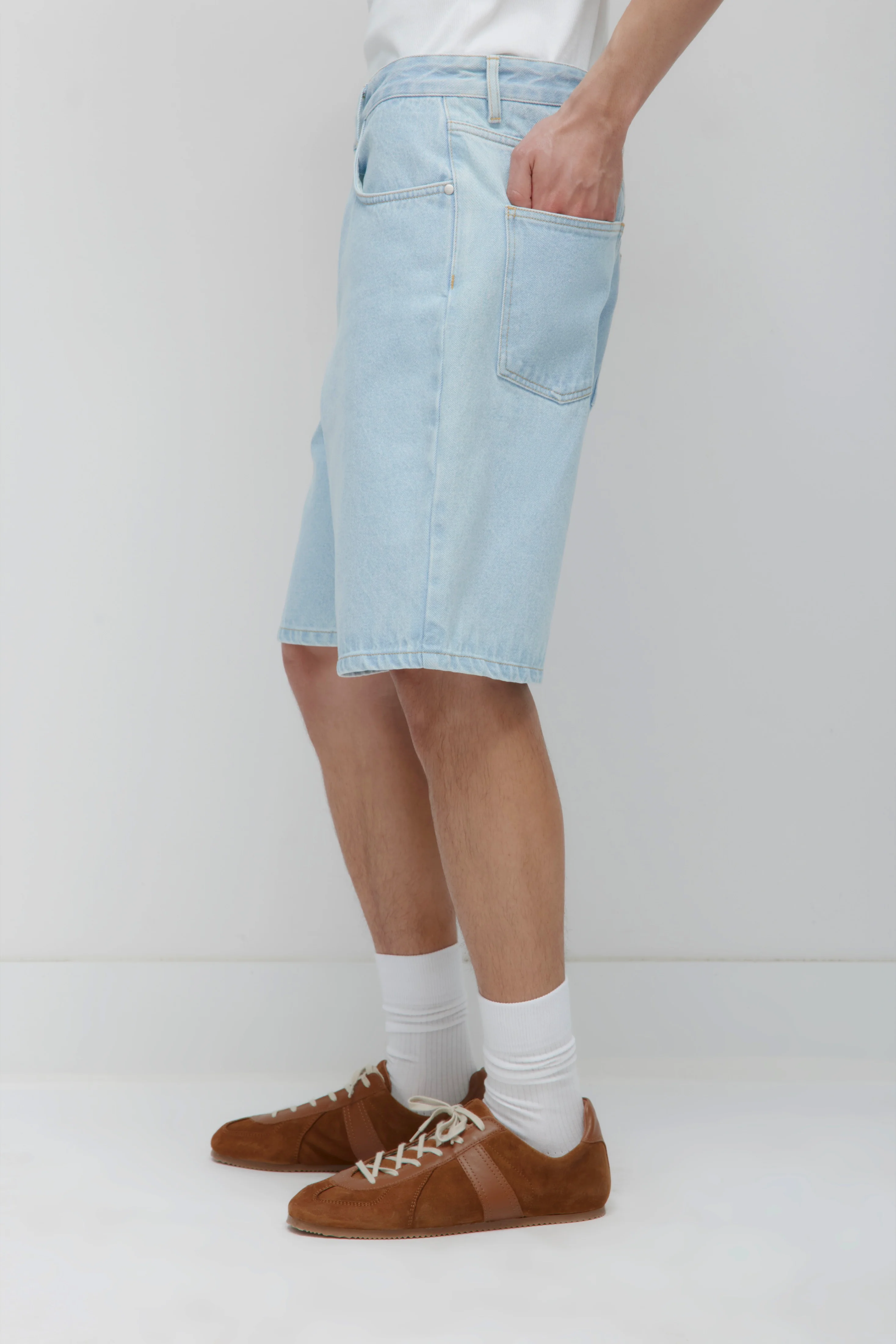 Antifit Denim Shorts in Light Wash - Image 6