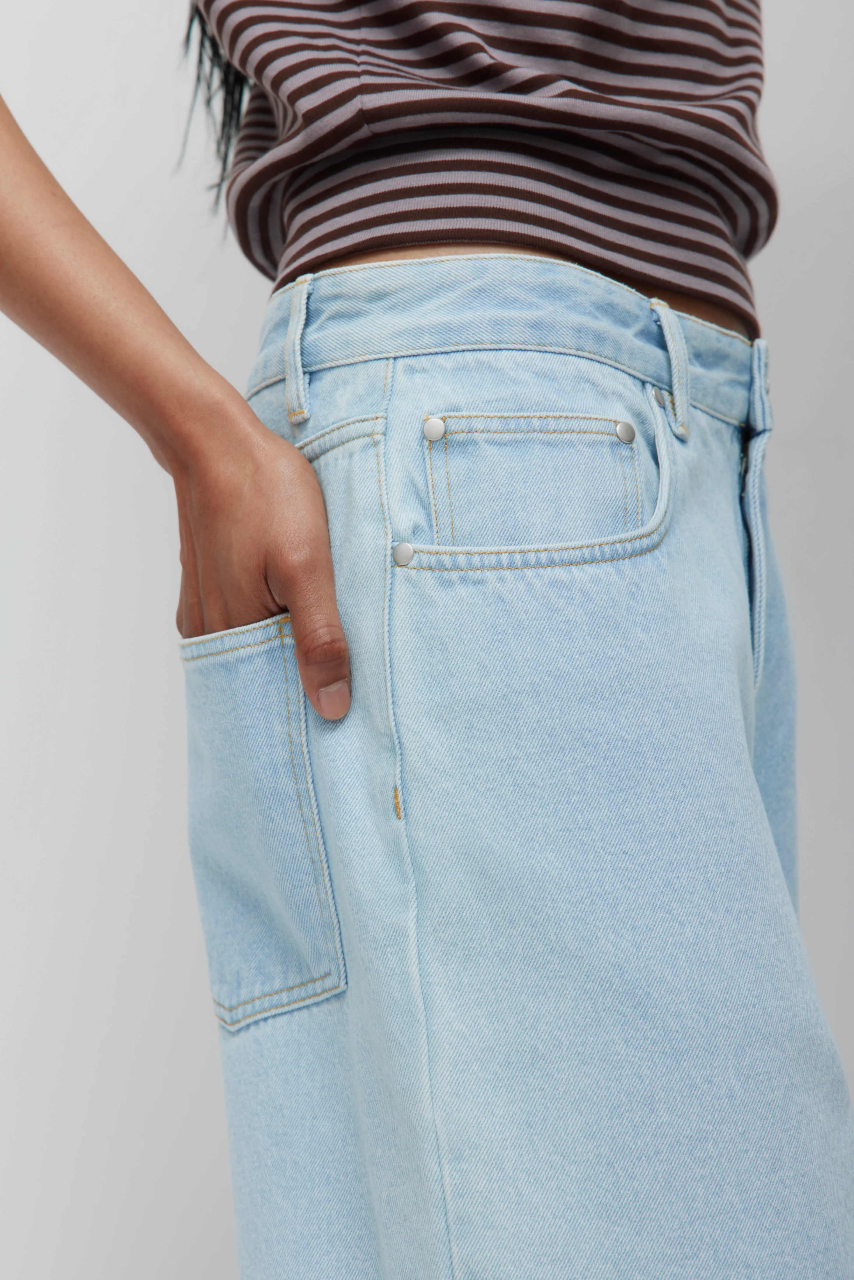 Antifit Denim Shorts in Light Wash - Image 9