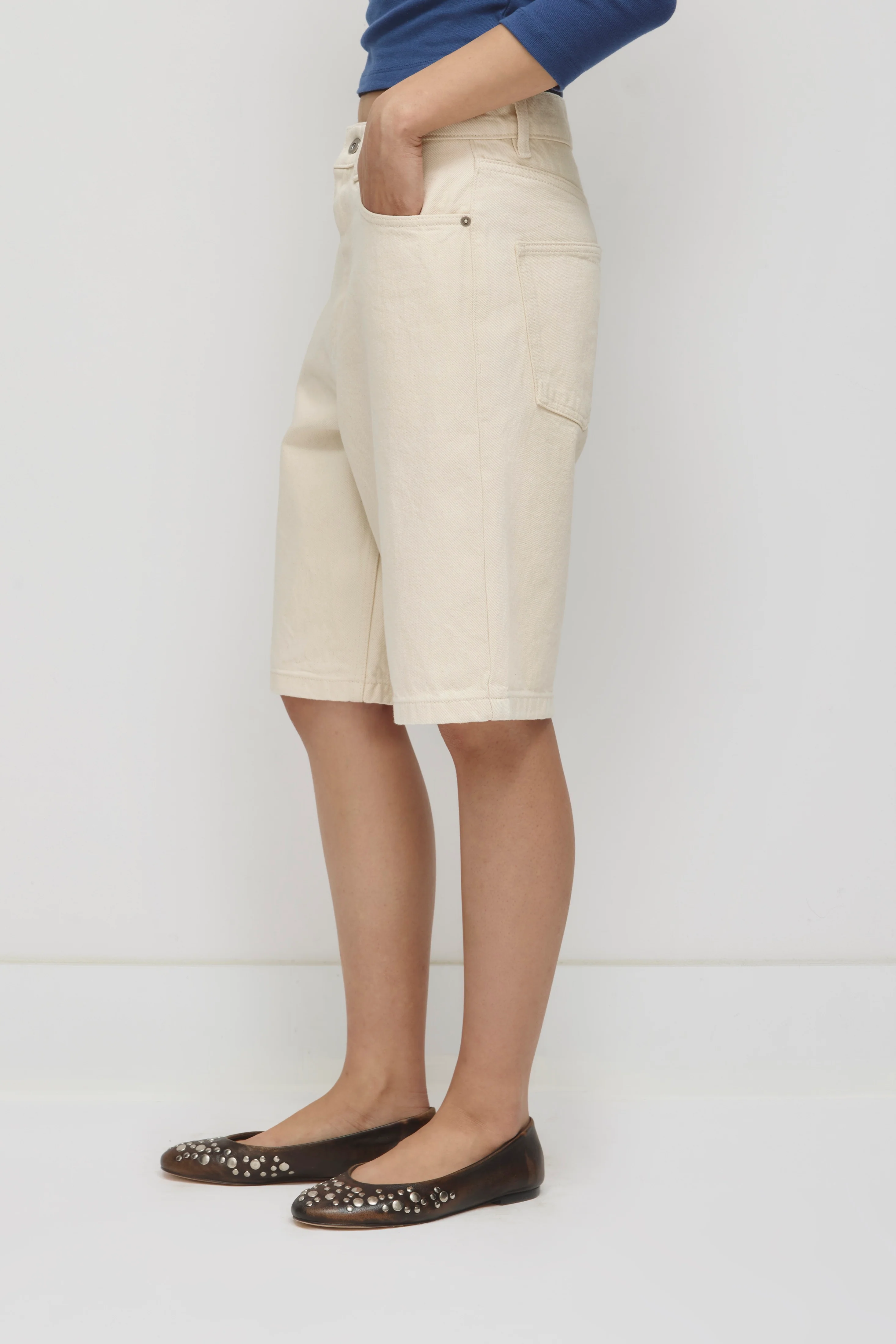 Unisex Antifit Denim Shorts in Natural - Image 5