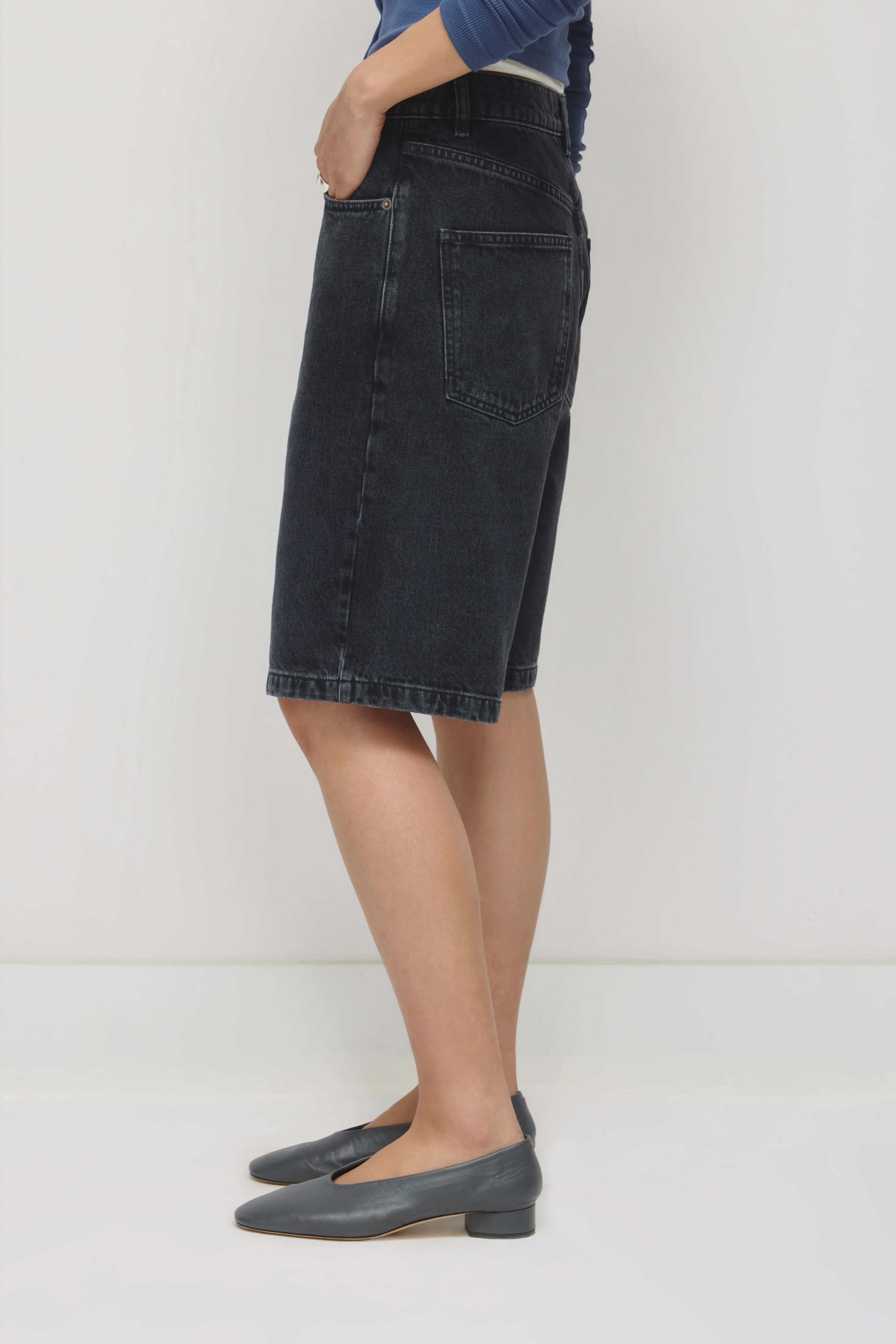 Unisex Antifit Denim Shorts in Washed Black - Image 5