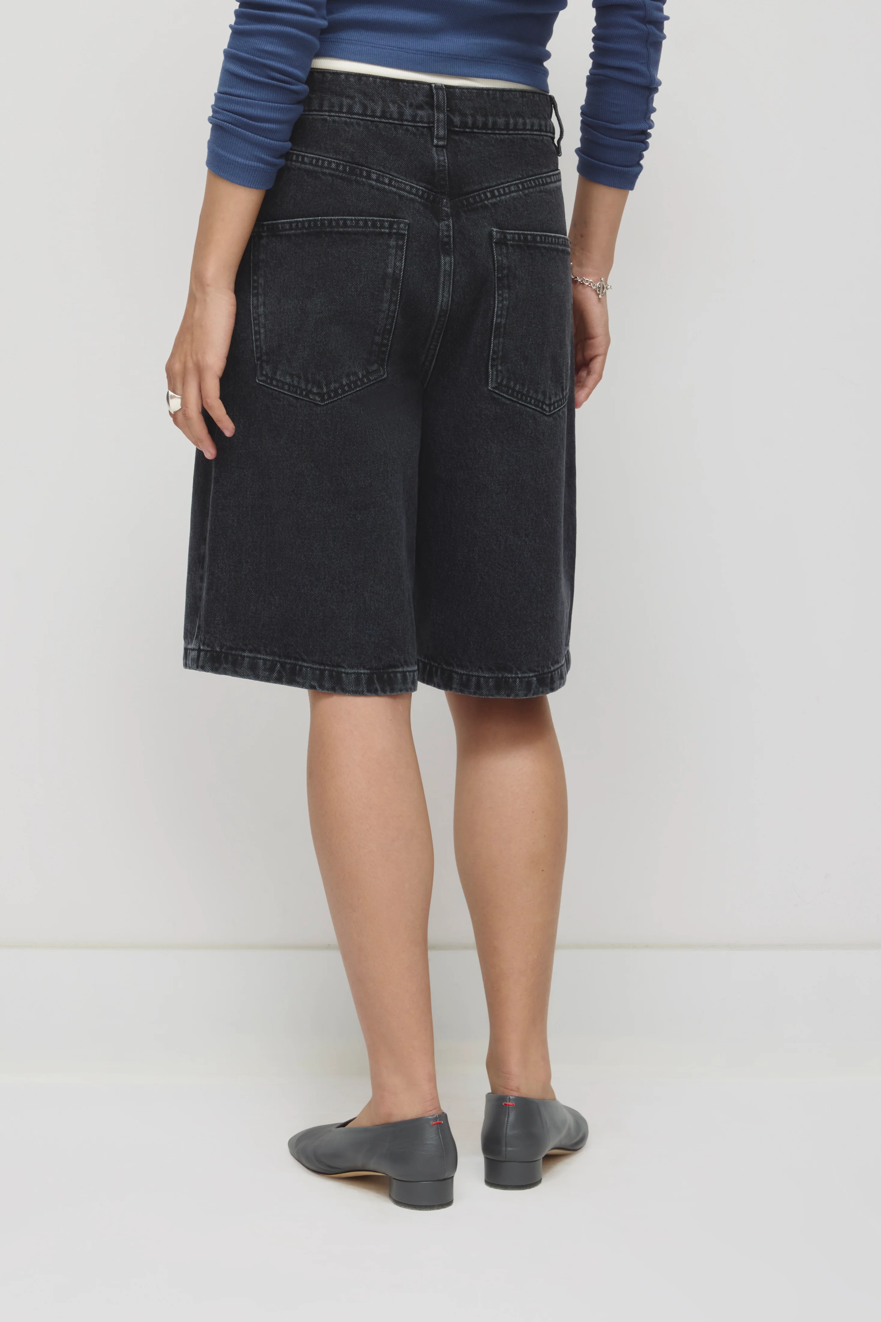Unisex Antifit Denim Shorts in Washed Black - Image 7