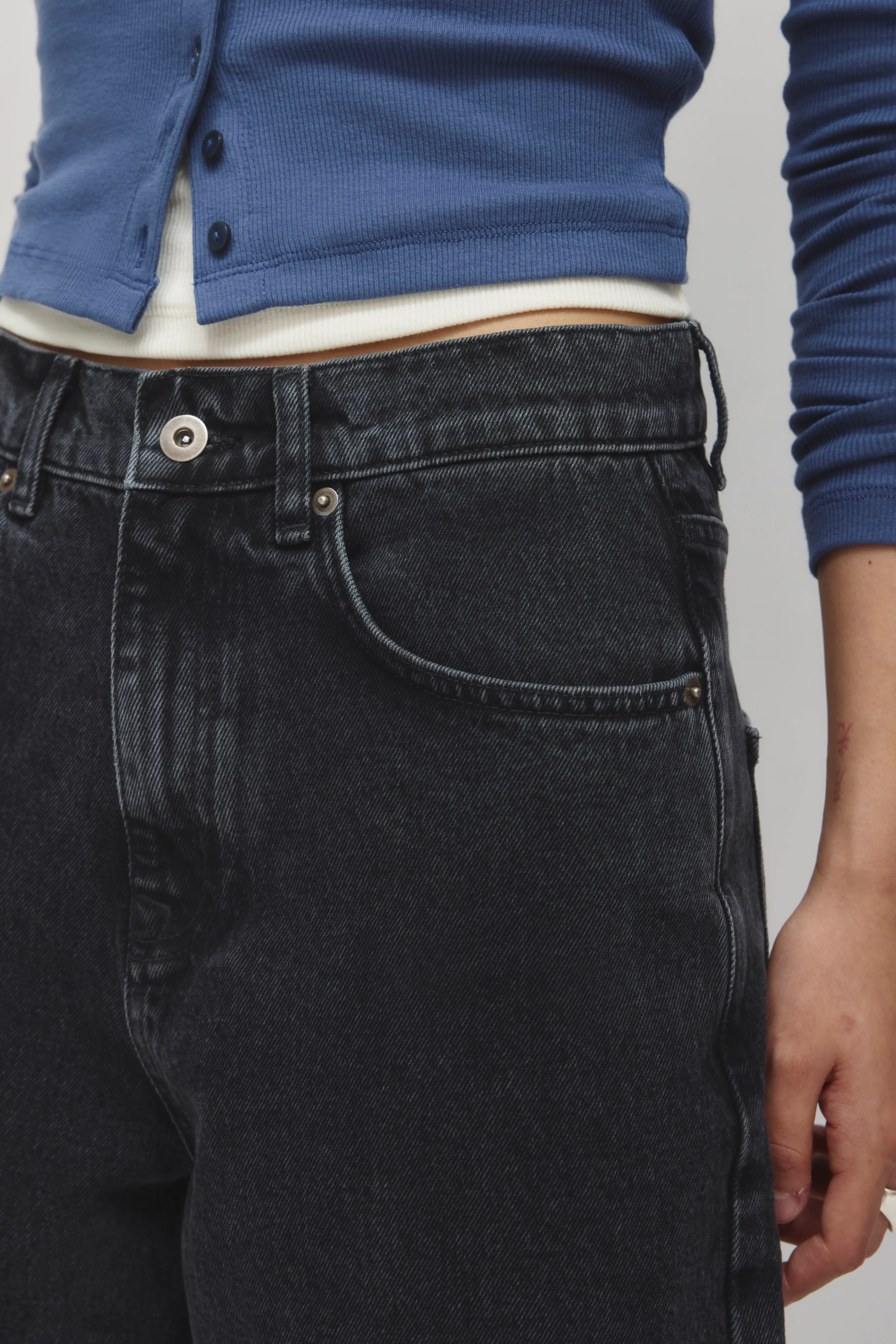 Unisex Antifit Denim Shorts in Washed Black - Image 9