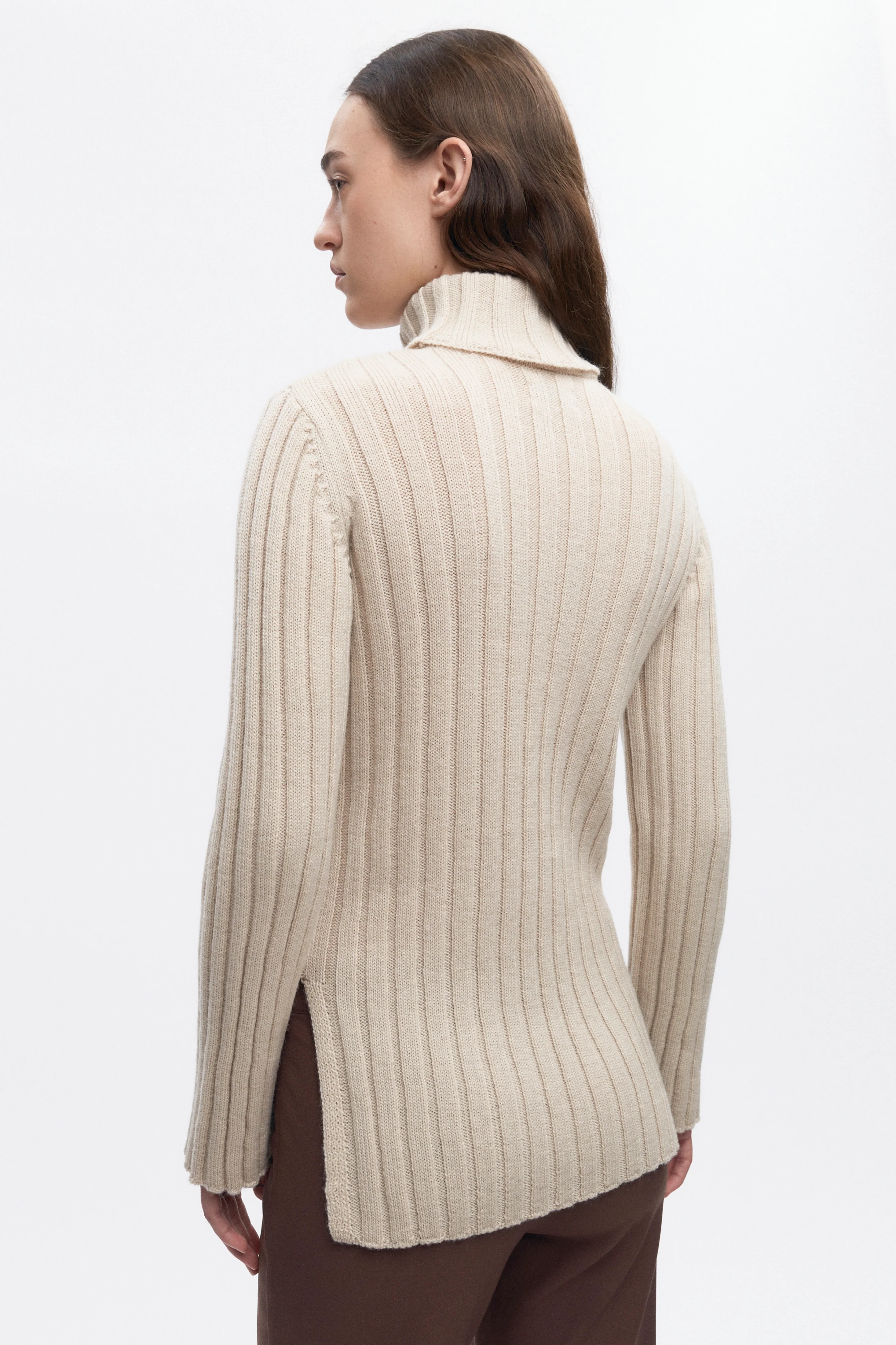 Women's 90's Turtleneck in Oat - Image 4