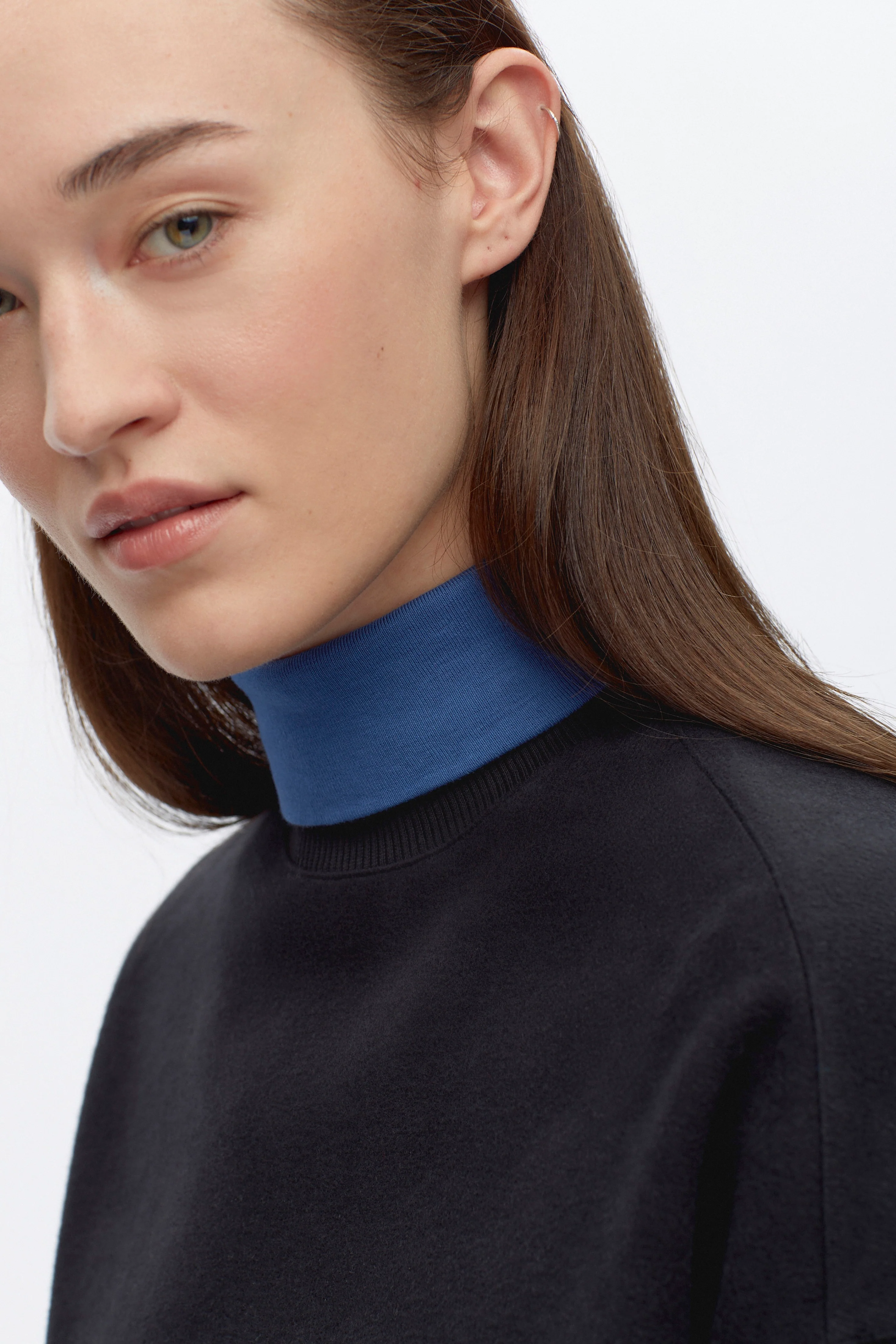 Women’s Cozy Crewneck in Black - Image 4