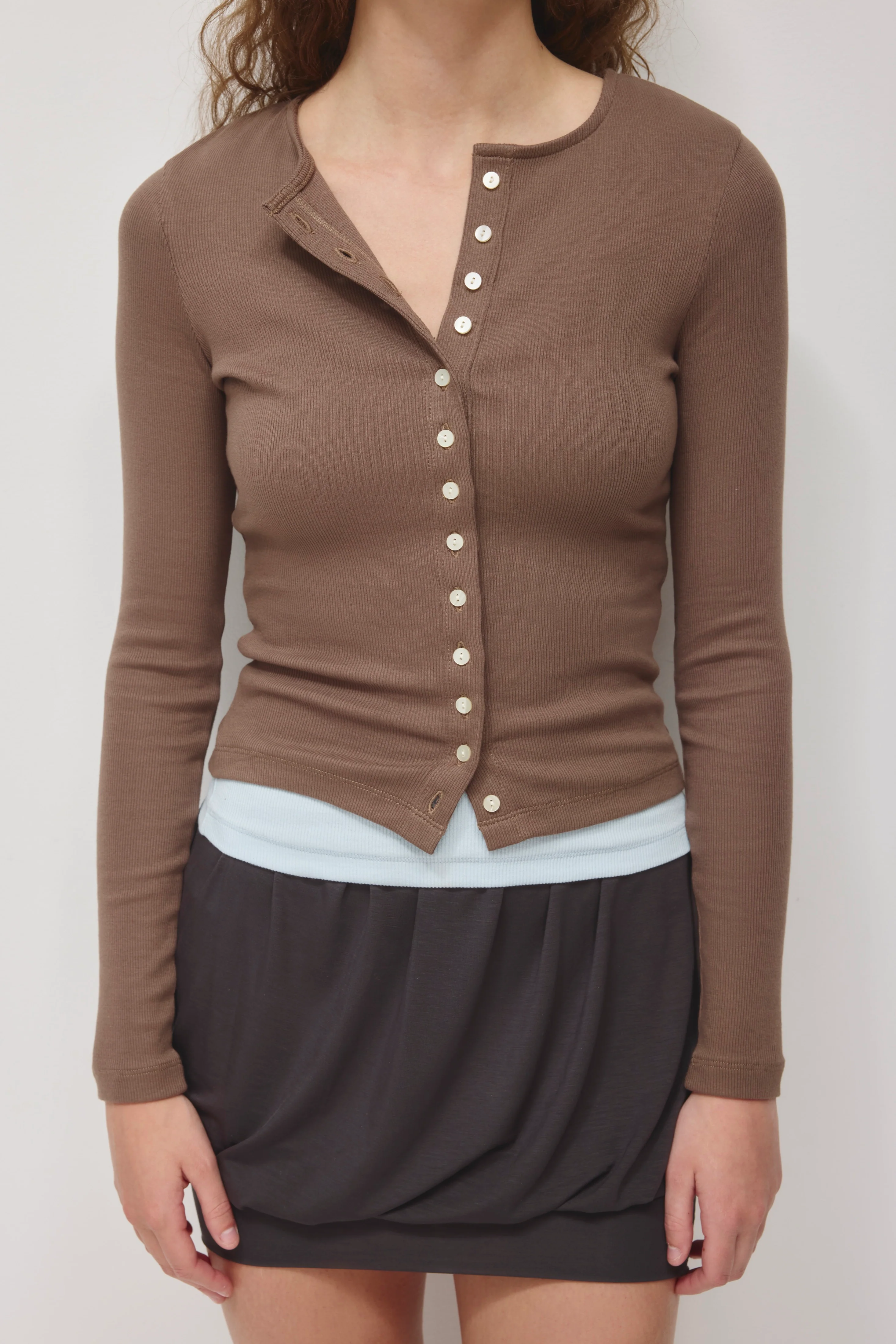 Women's Crew Neck Cardigan in Bark - Image 5