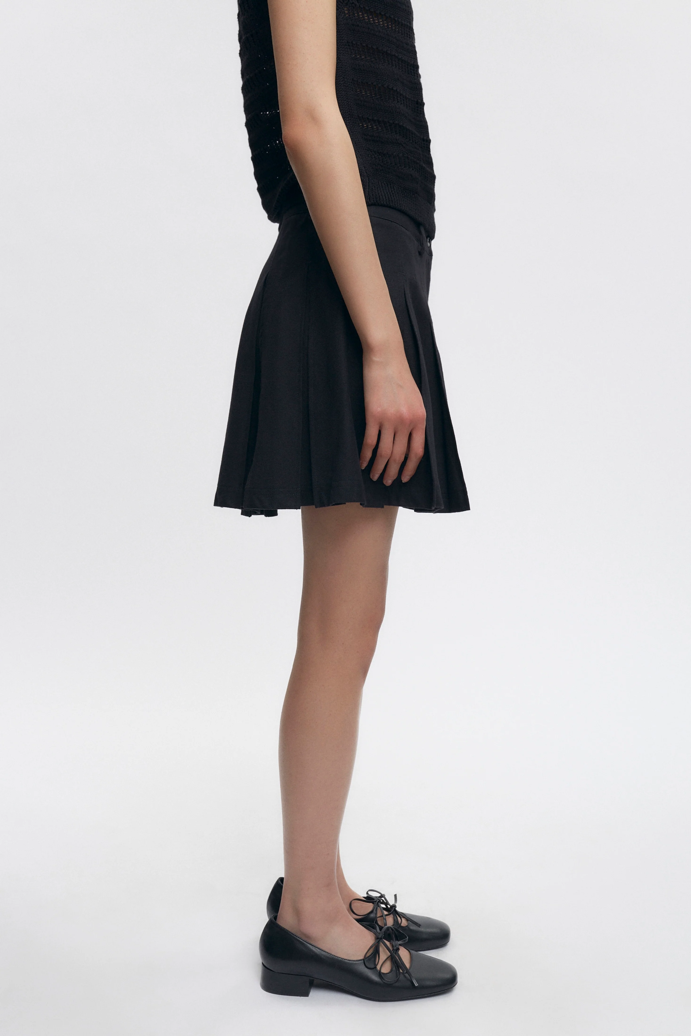 Women's Dendera Twill Pleated Mini in Black - Image 4