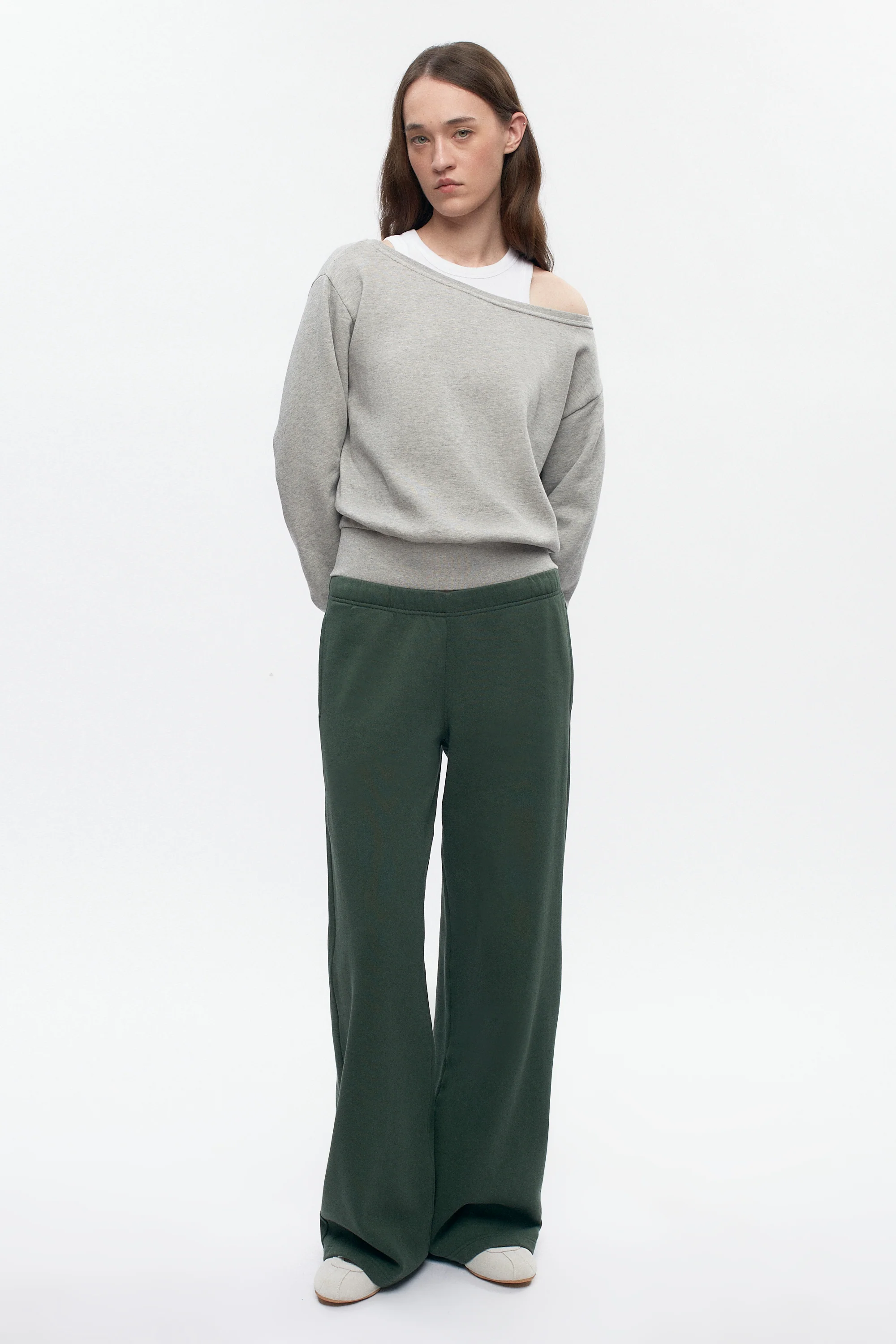 Women's Essential Straight Sweatpant in Bottle Green