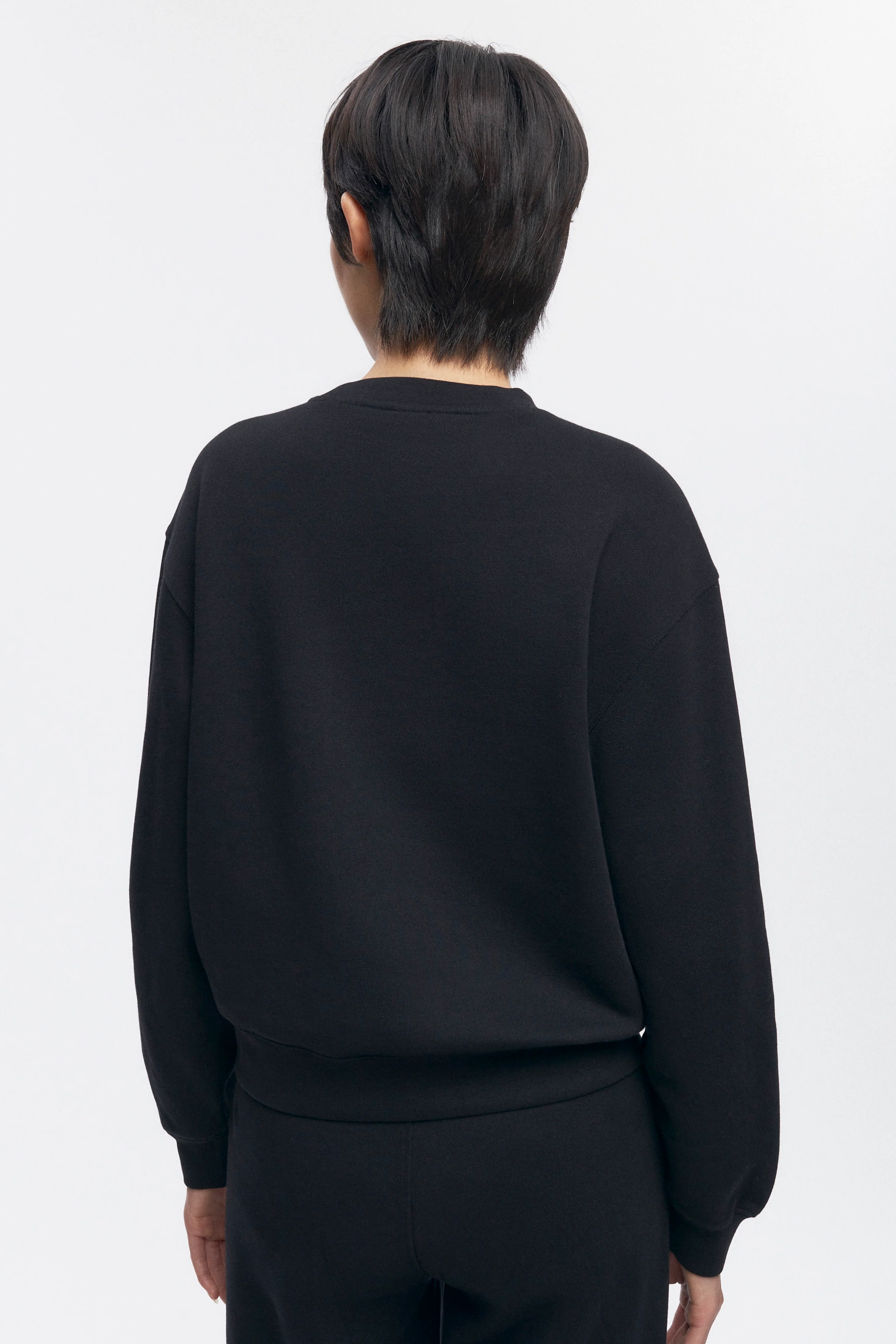 Women's Essential Sweatshirt in Black - Image 4
