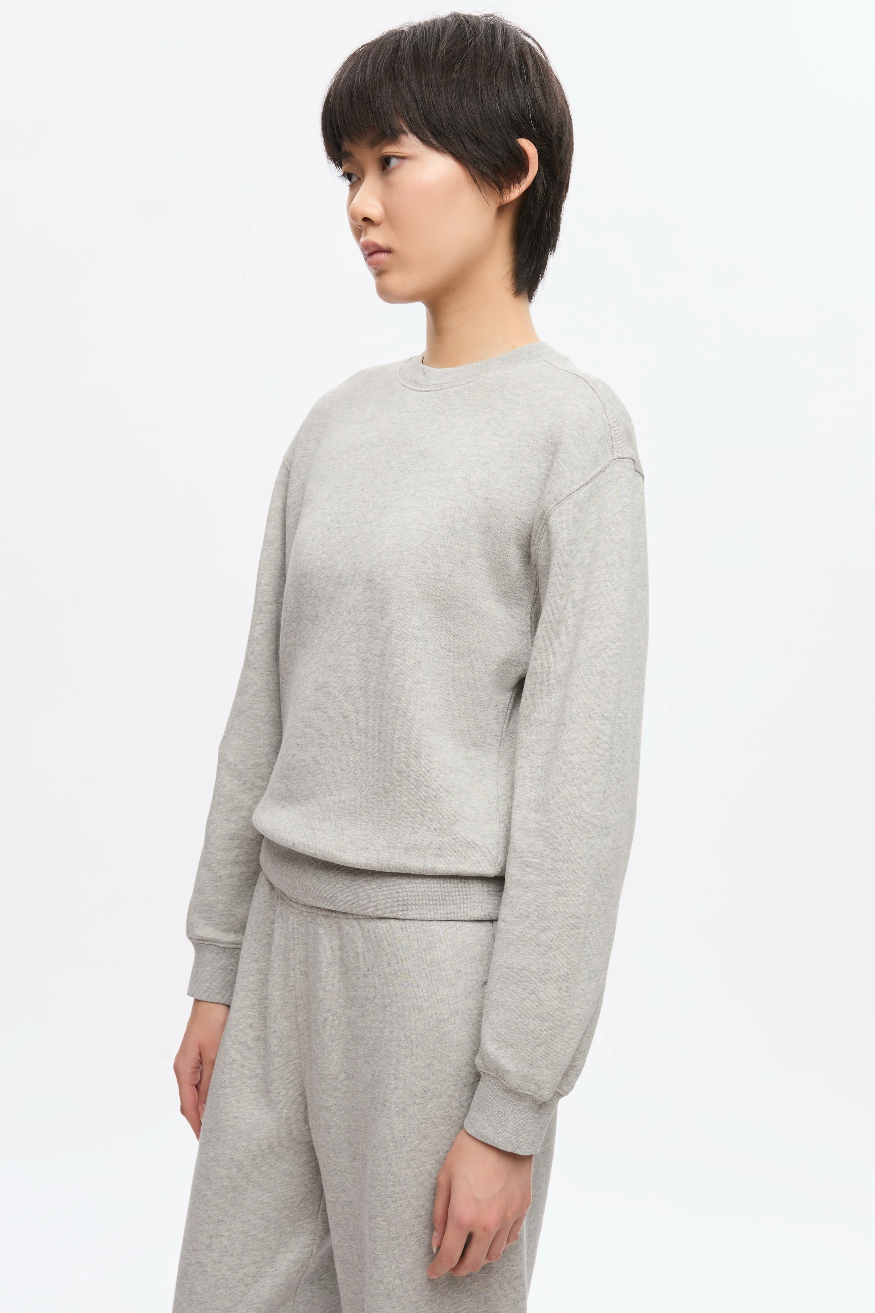 Women's Essential Sweatshirt in Heather Grey - Image 3