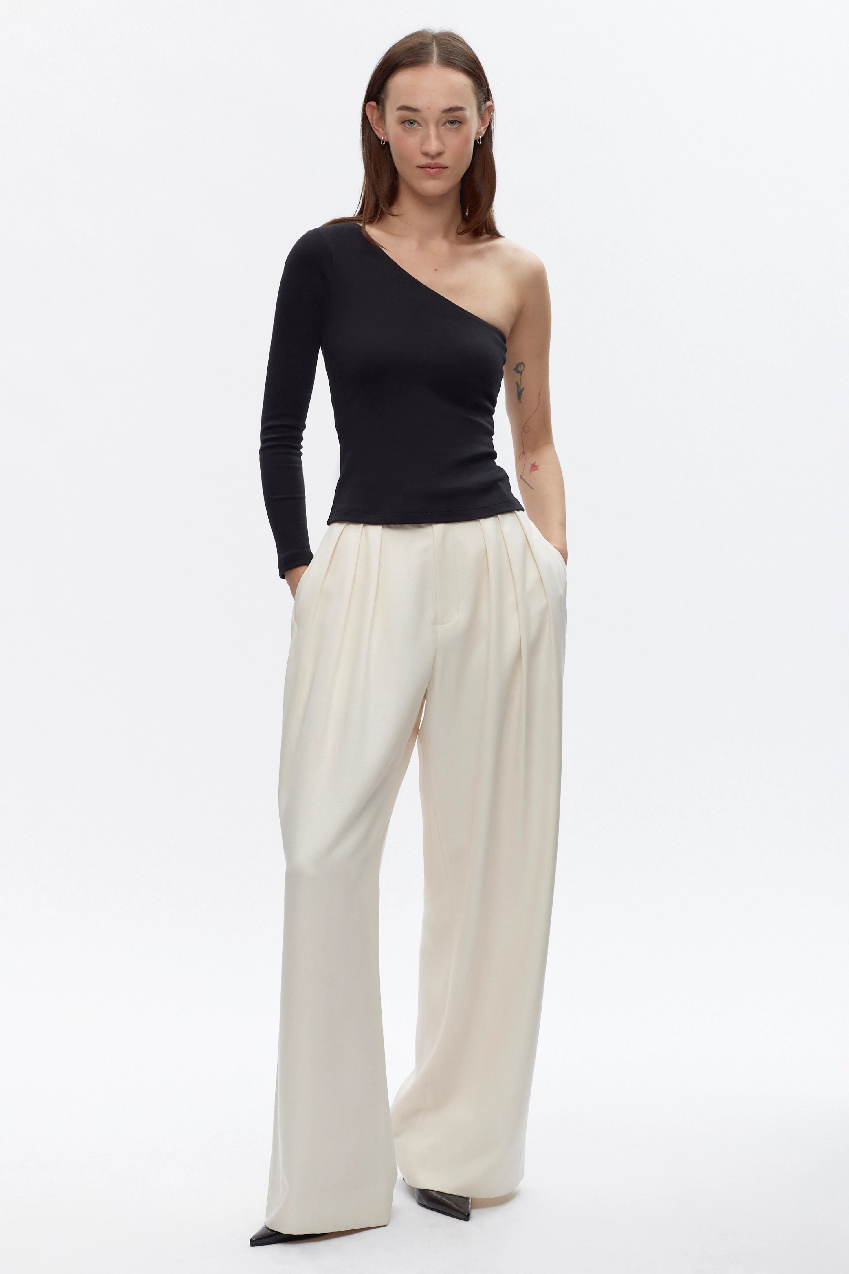 Women's Faten Shirt in Black - Image 3