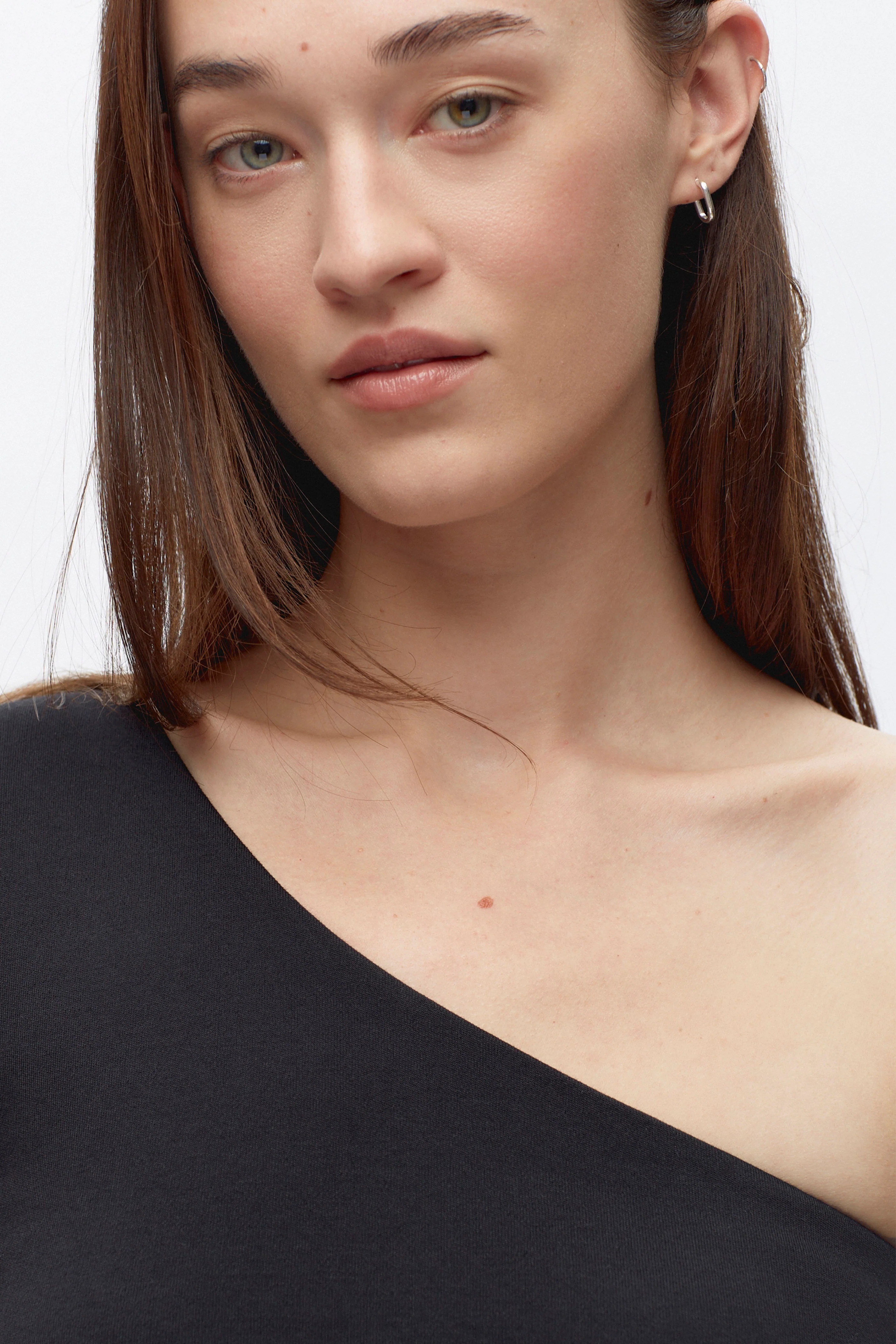 Women's Faten Shirt in Black - Image 4