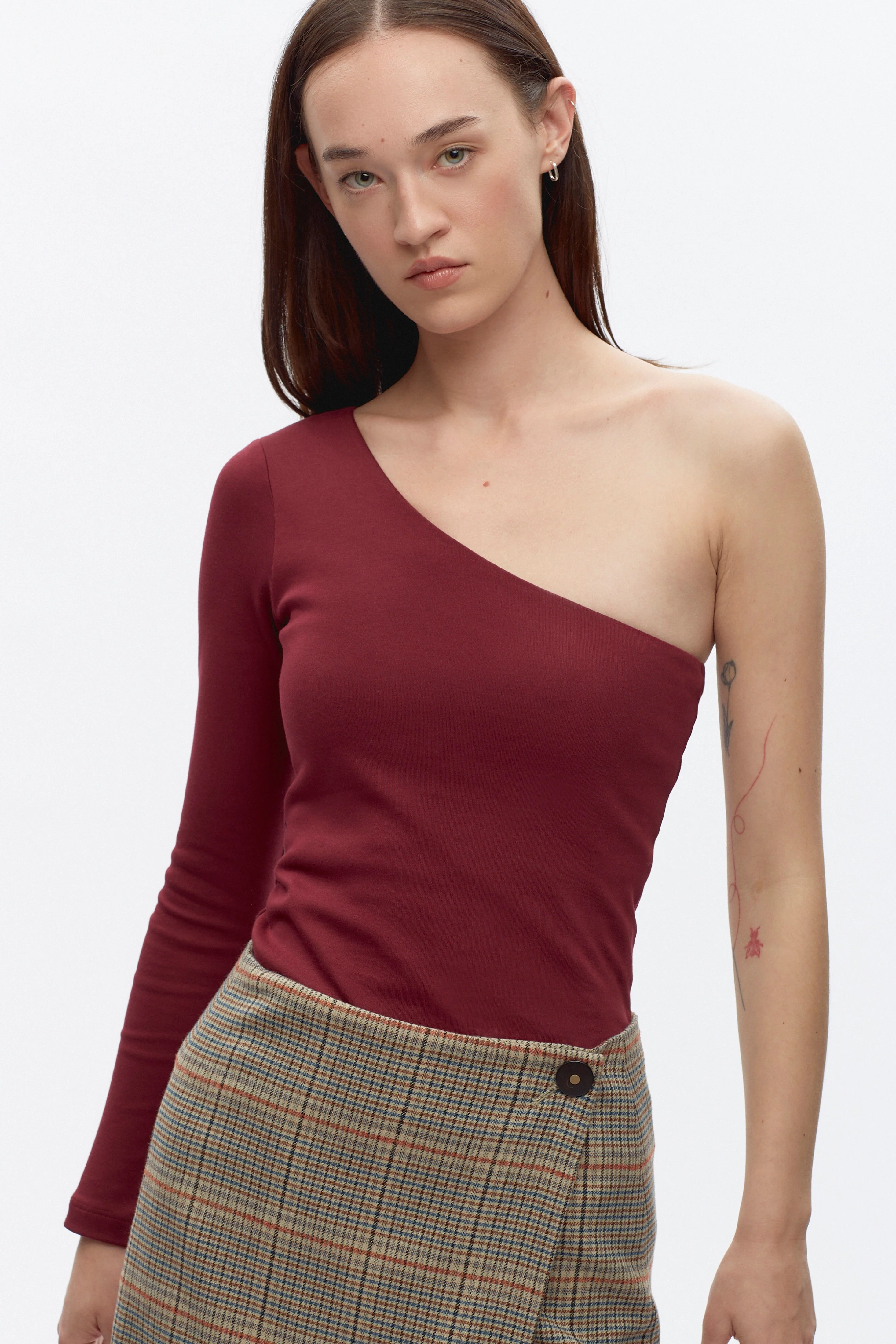 Women's Faten Shirt in Burgundy - Image 3